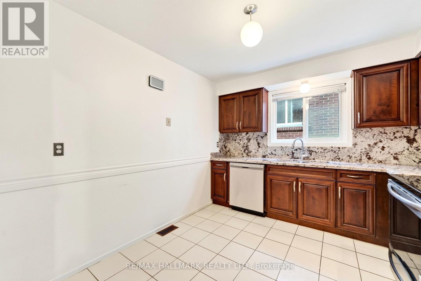 Main - 402 Kingston Road Property Photo 16
