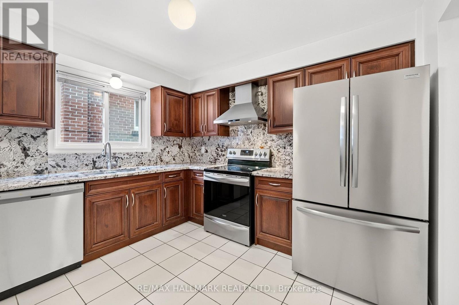 Main - 402 Kingston Road Property Photo 17