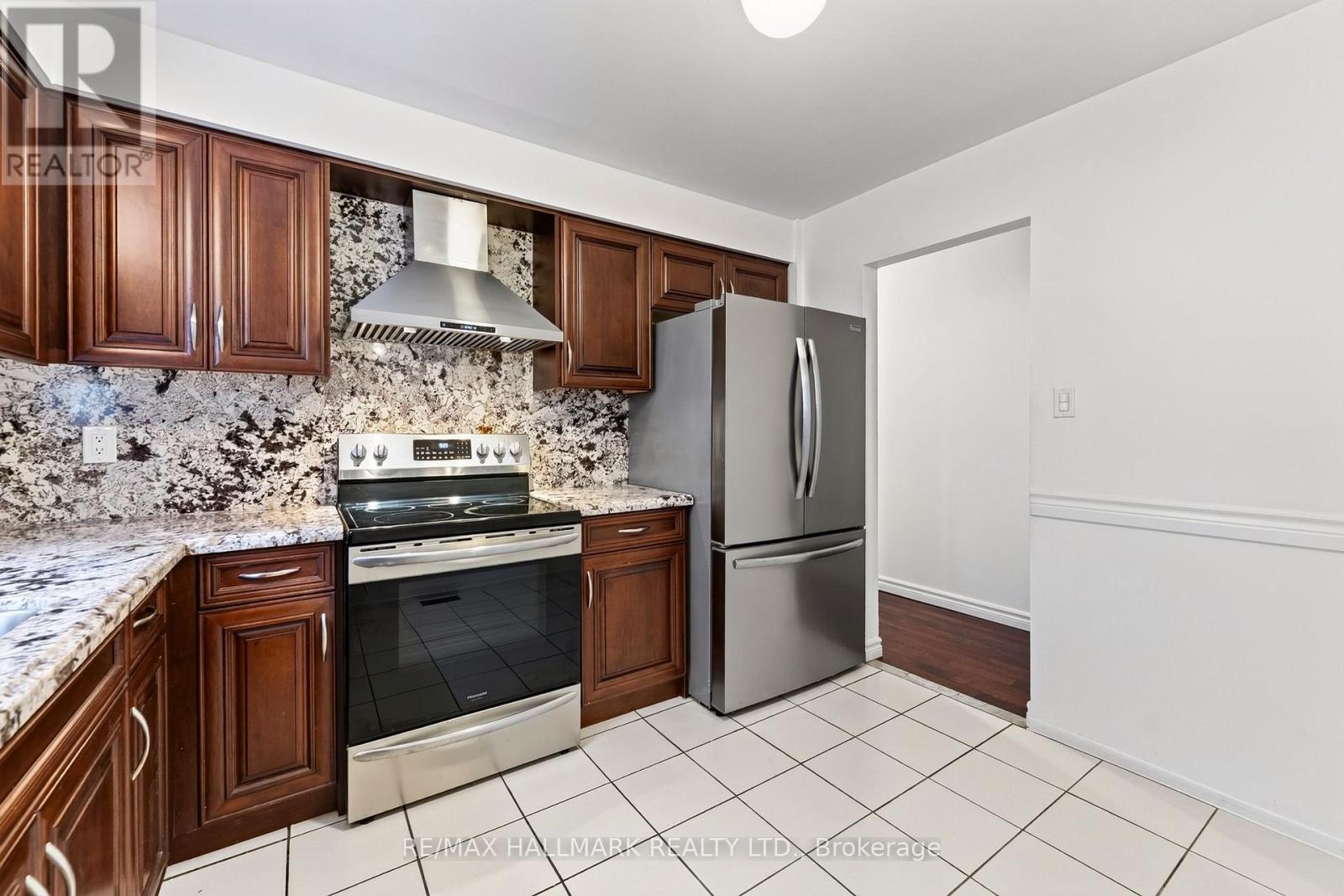 Main - 402 Kingston Road Property Photo 18