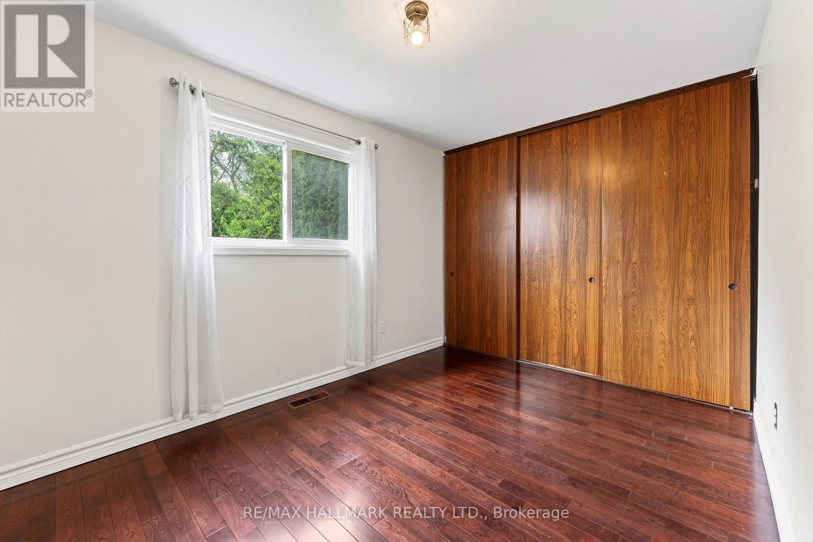 Main - 402 Kingston Road Property Photo 20