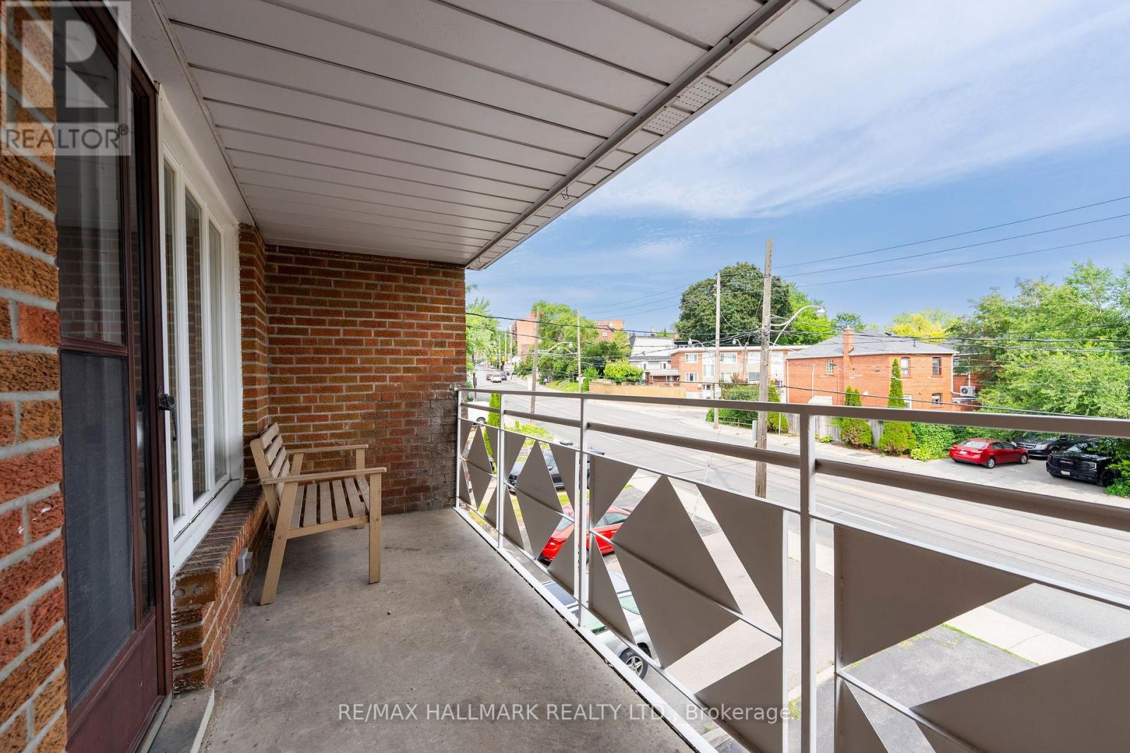 Main - 402 Kingston Road Property Photo 22