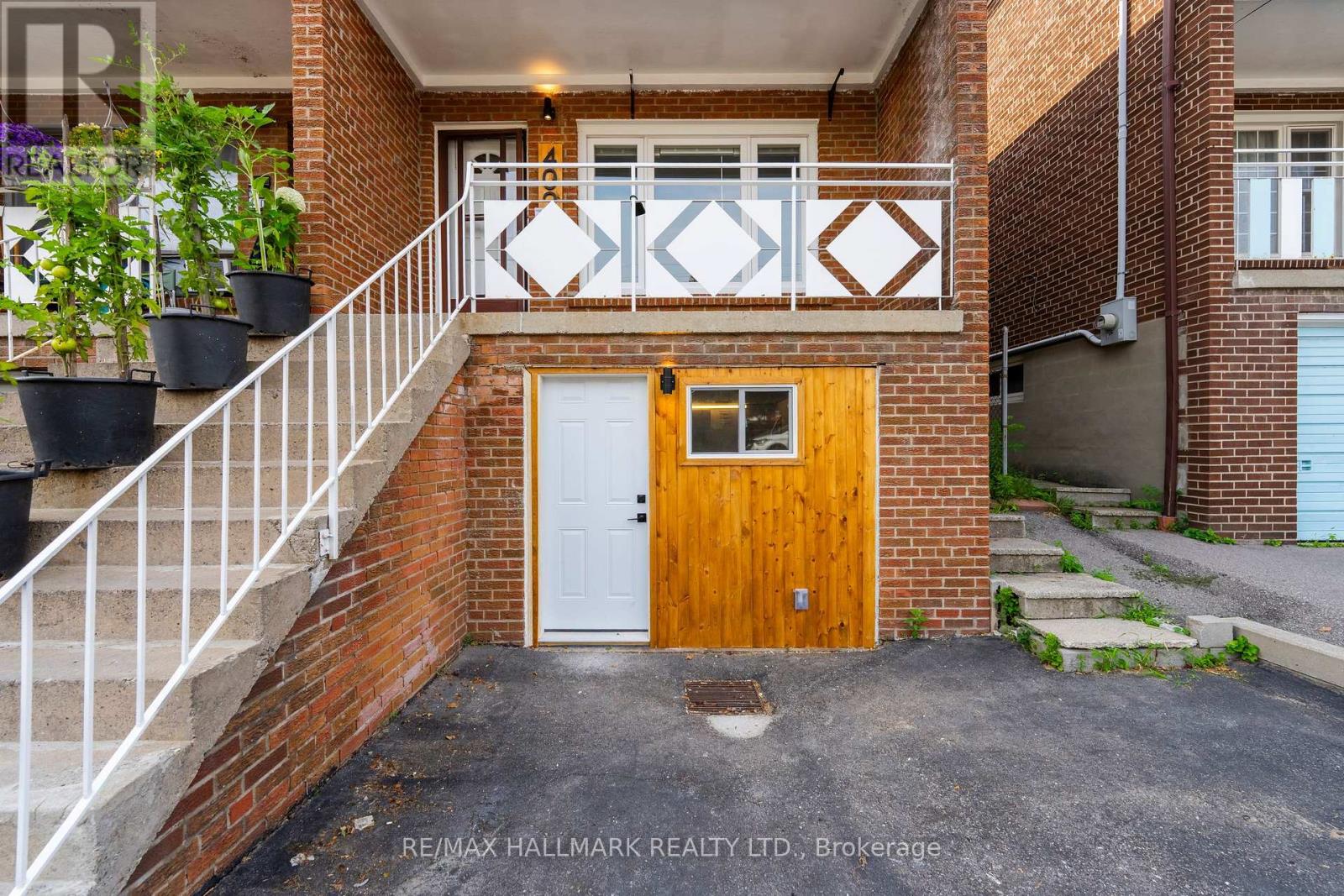 Main - 402 Kingston Road Property Photo 25