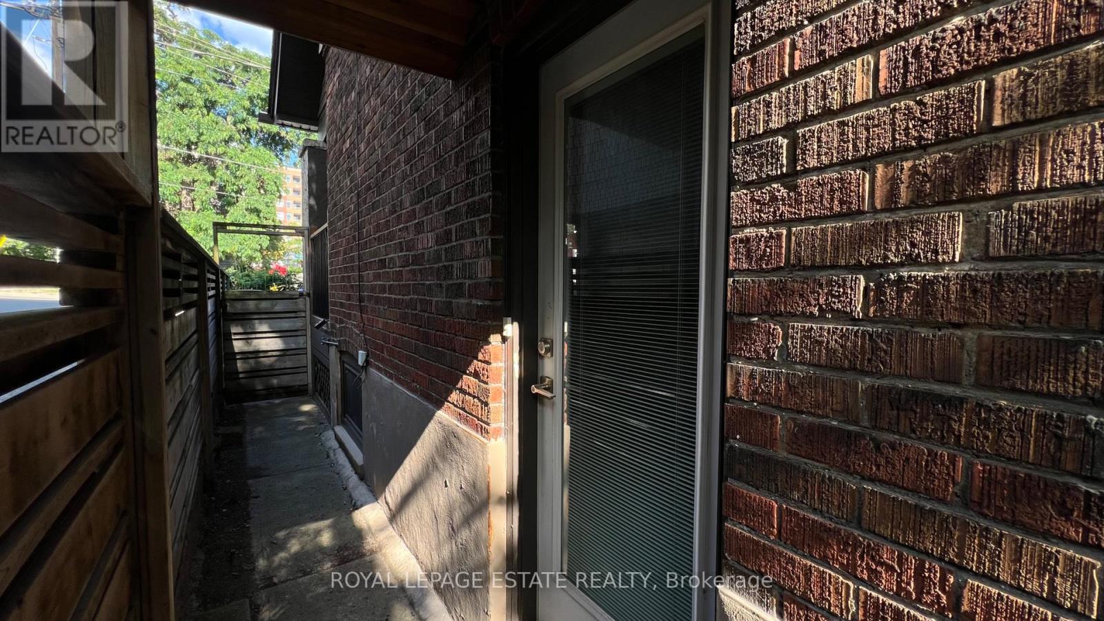 372 Victoria Park Avenue Property Photo 3