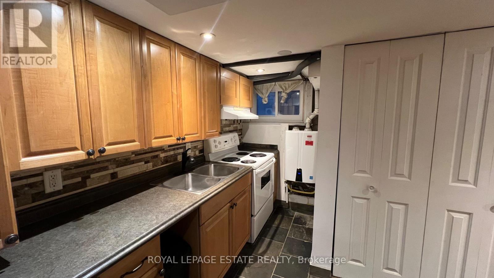 372 Victoria Park Avenue Property Photo 5