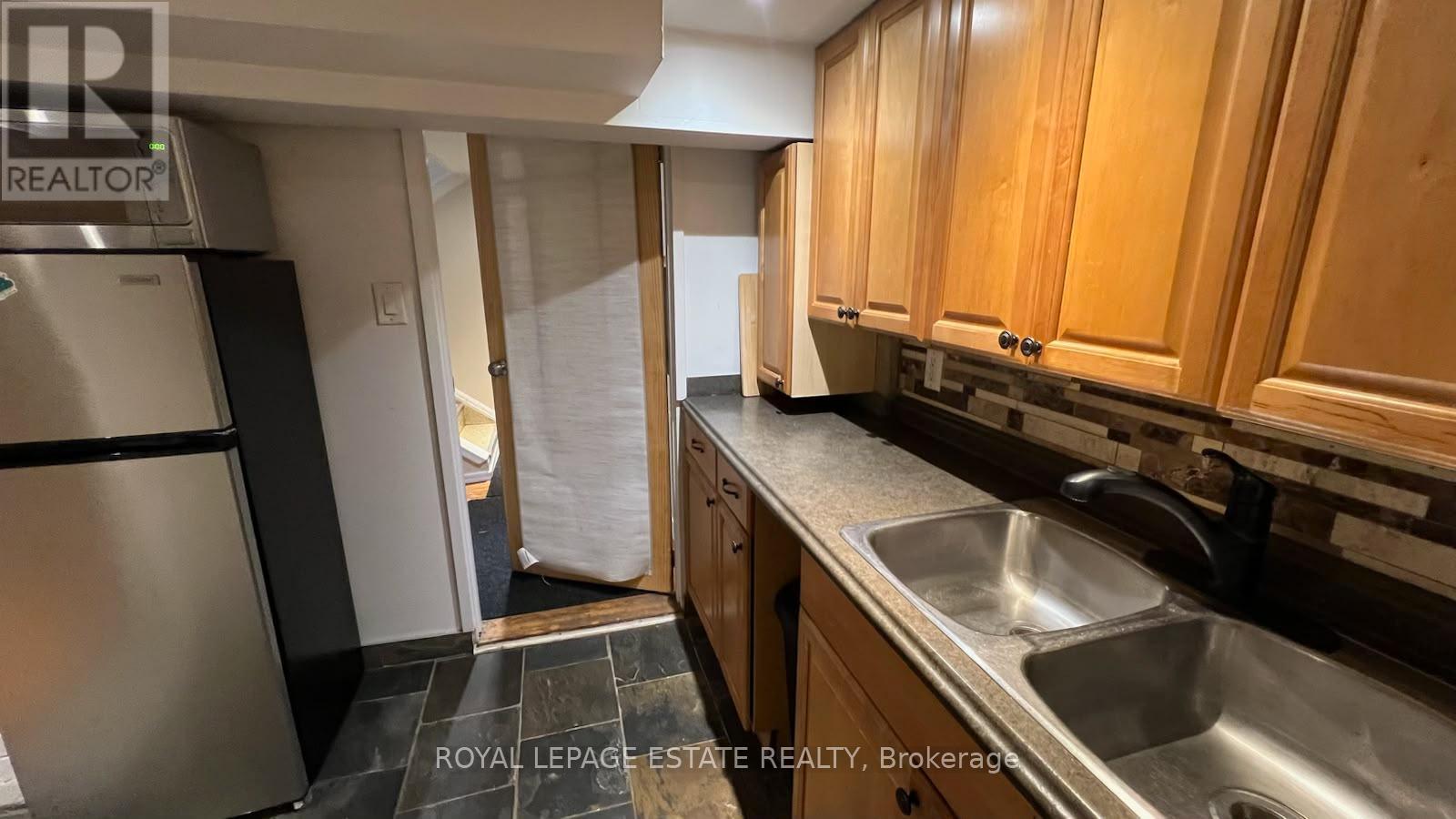 372 Victoria Park Avenue Property Photo 6