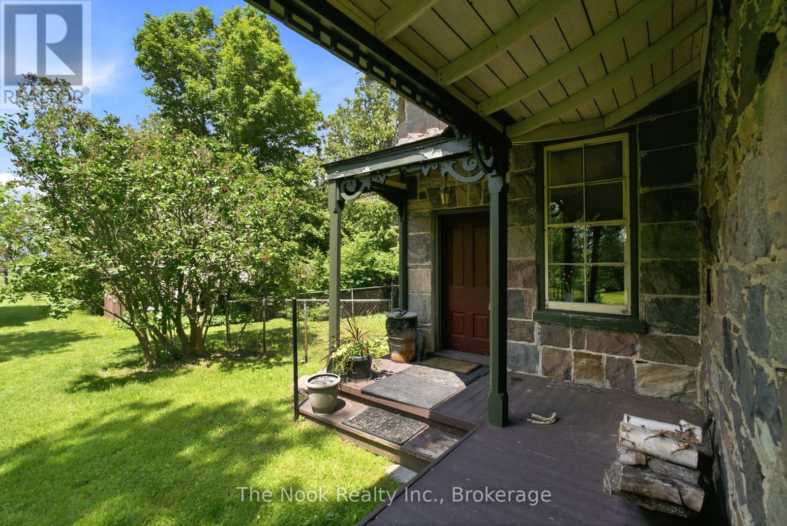 6720 Jewel Road Property Photo 9