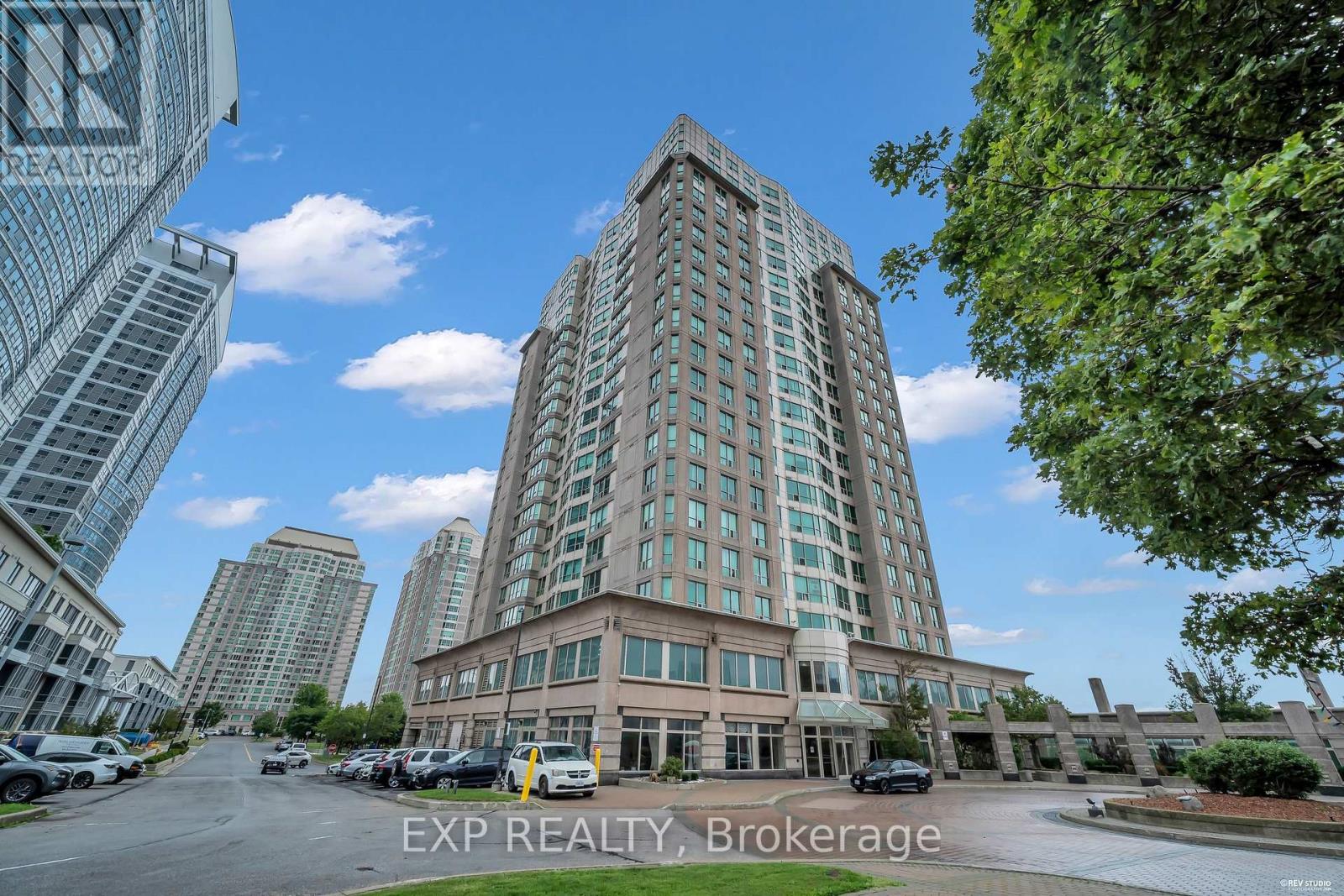 1016 - 8 Lee Centre Drive N Property Photo 1