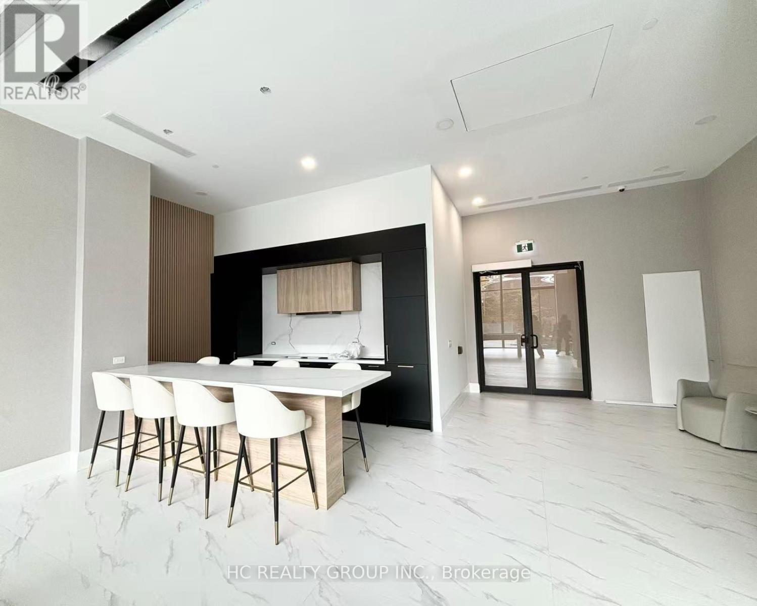 520 - 3421 Sheppard Avenue E Property Photo 1