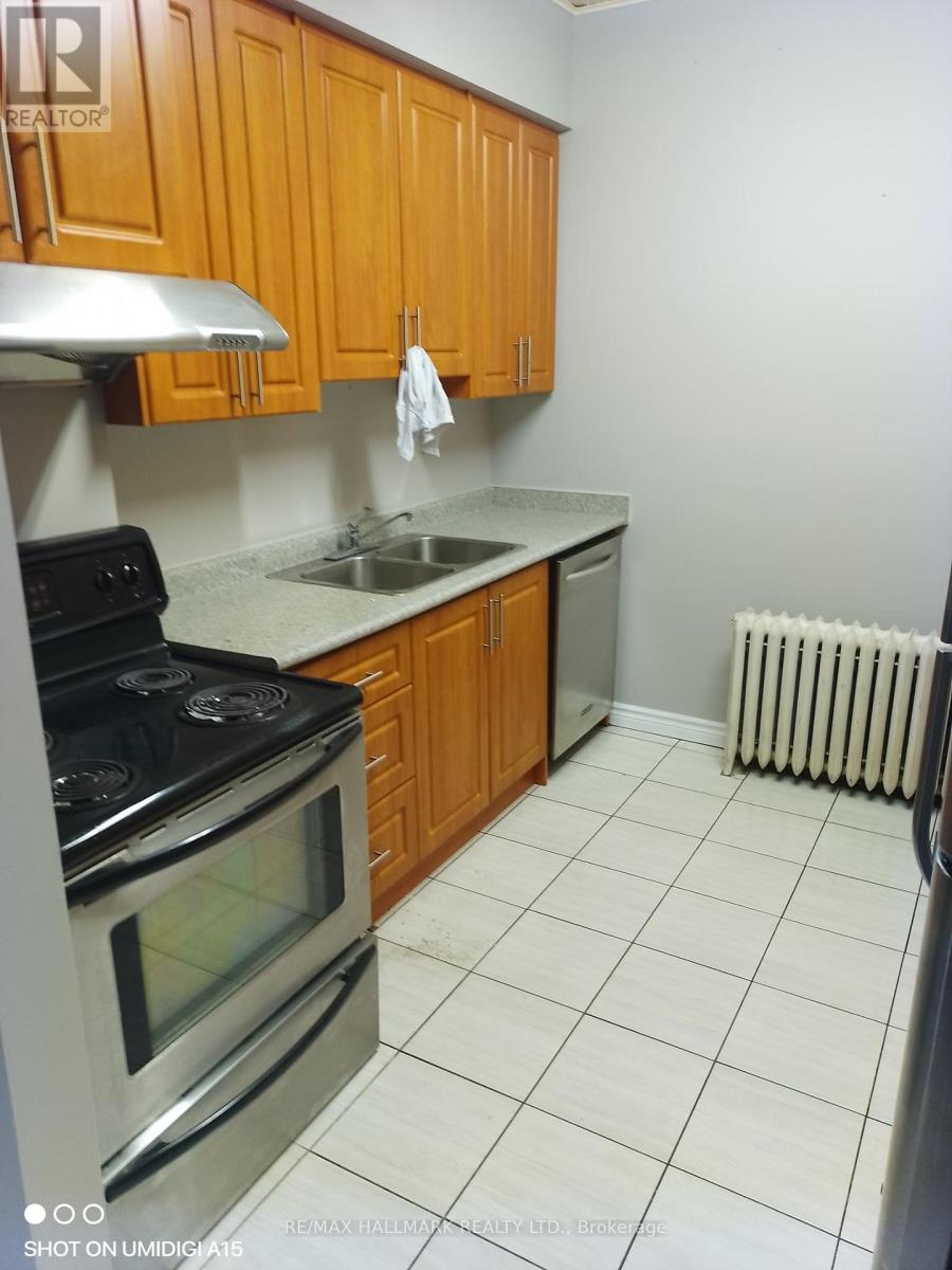 26 Simcoe Street N Property Photo 3