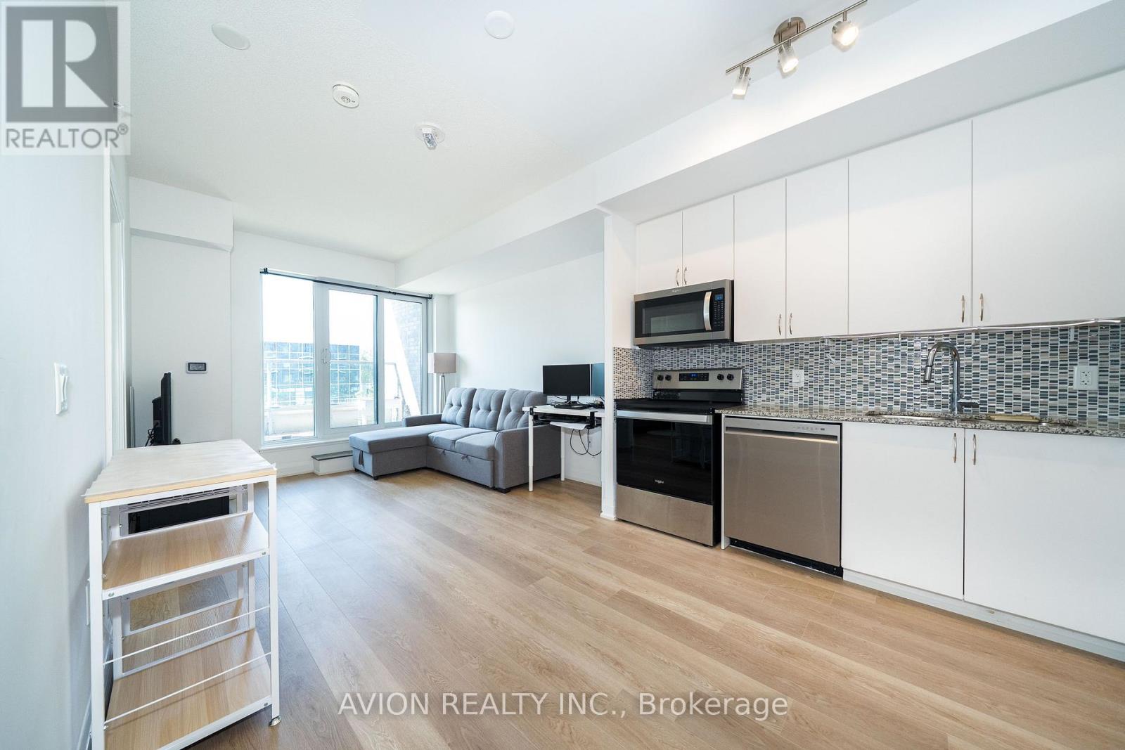 212 - 3220 SHEPPARD AVENUE E Property Photo 1