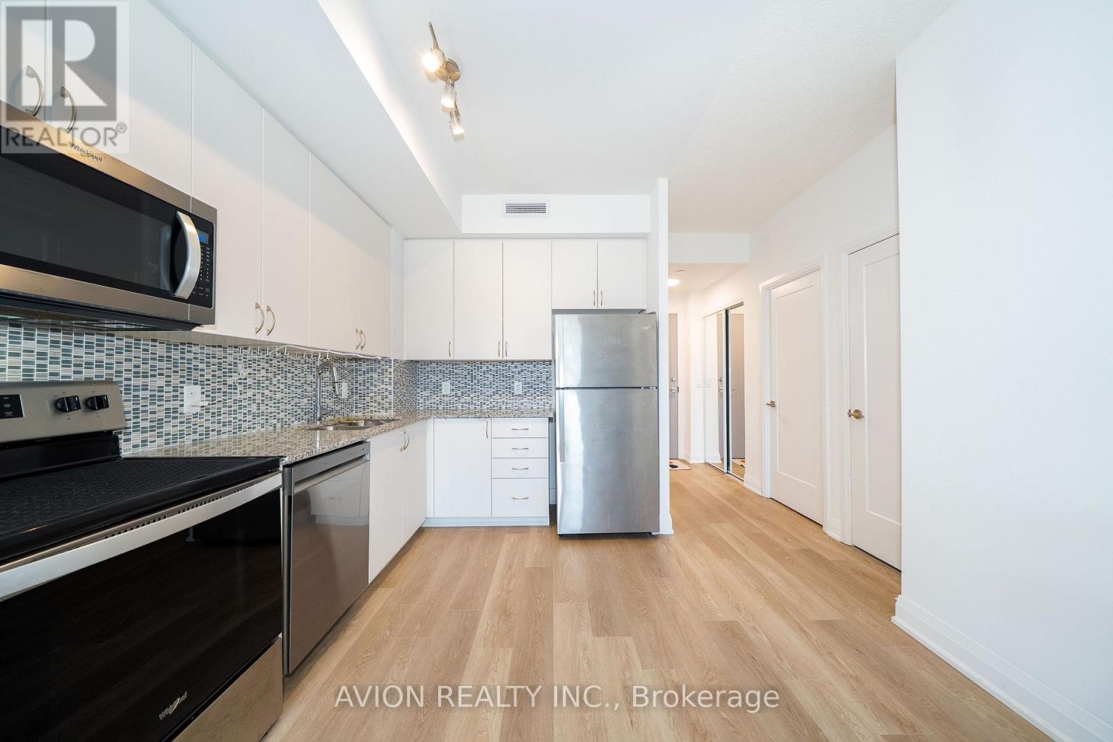 212 - 3220 Sheppard Avenue E Property Photo 2