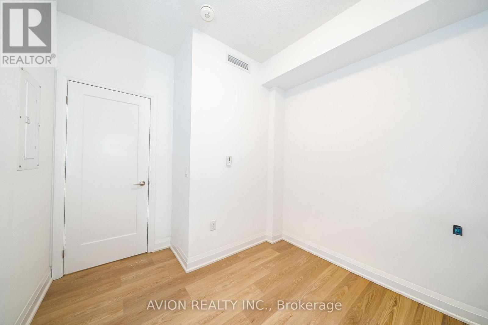 212 - 3220 Sheppard Avenue E Property Photo 24