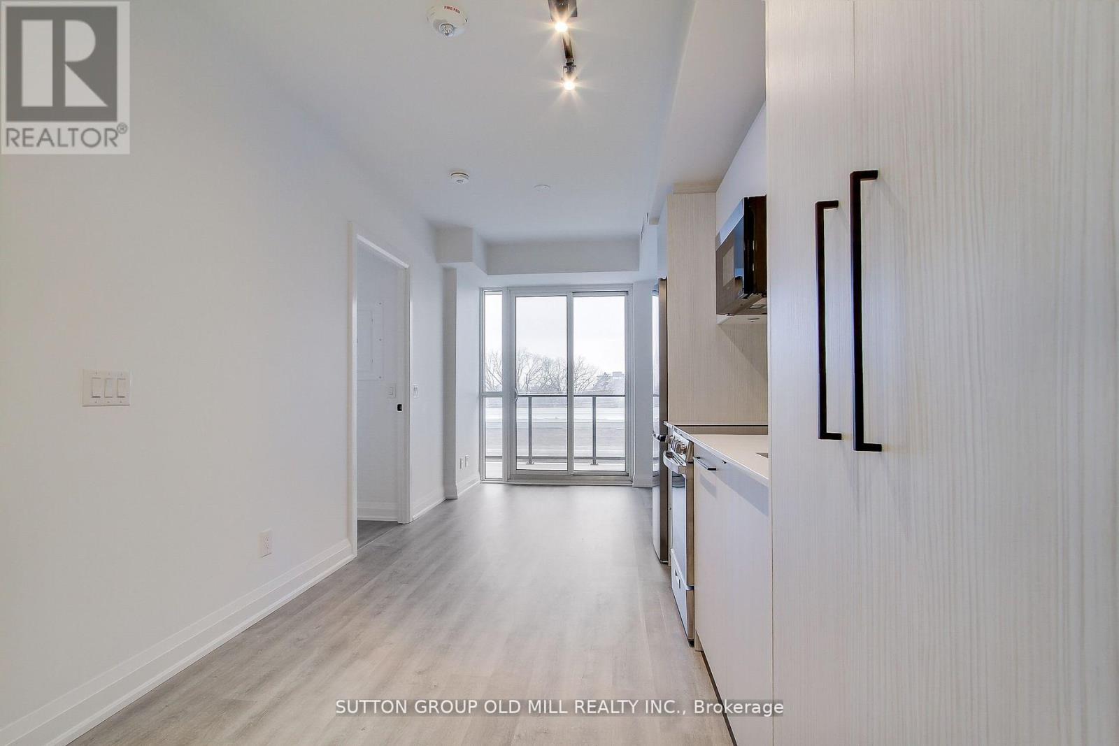 516 - 2369 Danforth Avenue Property Photo 9