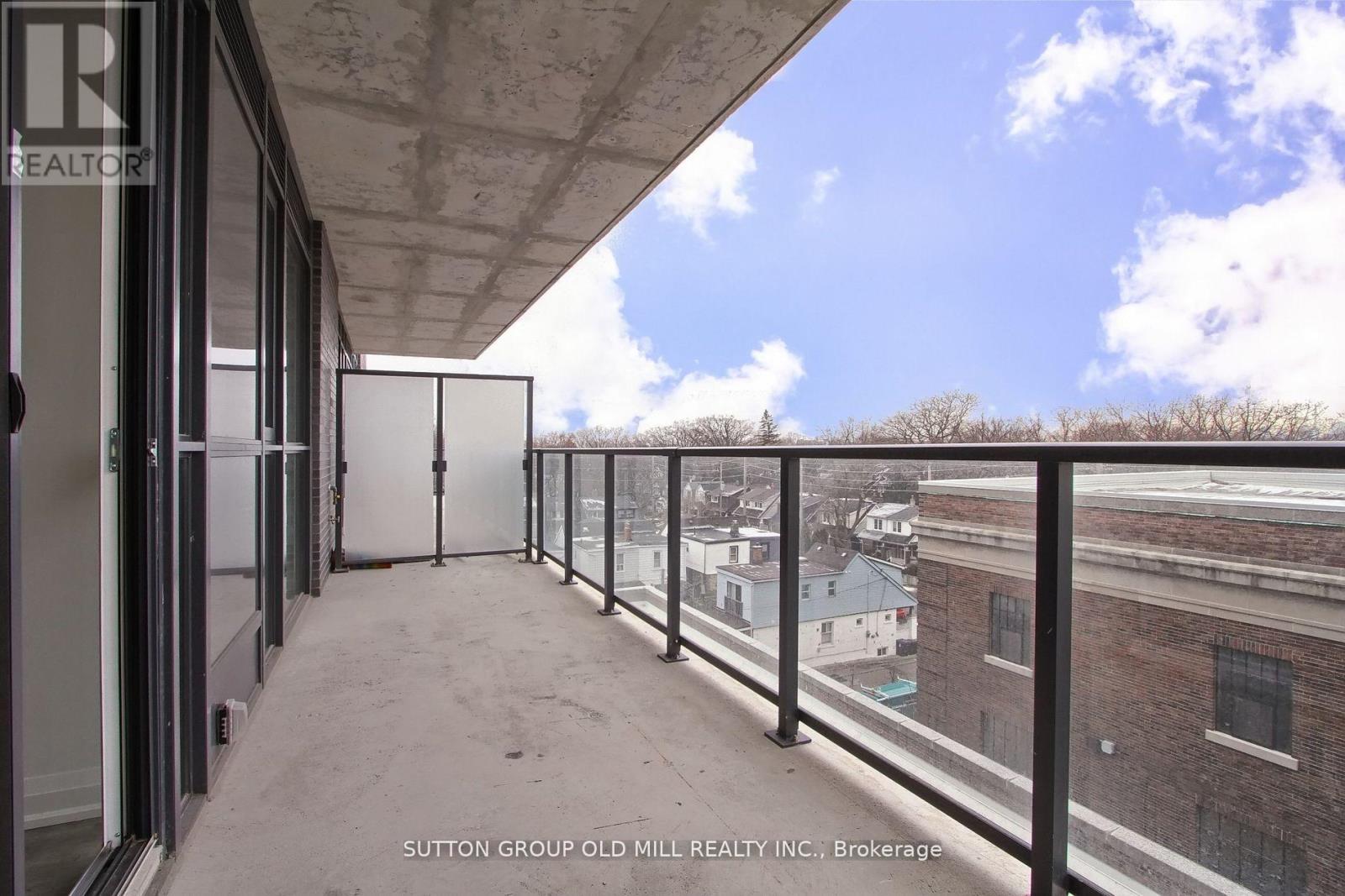 516 - 2369 Danforth Avenue Property Photo 17