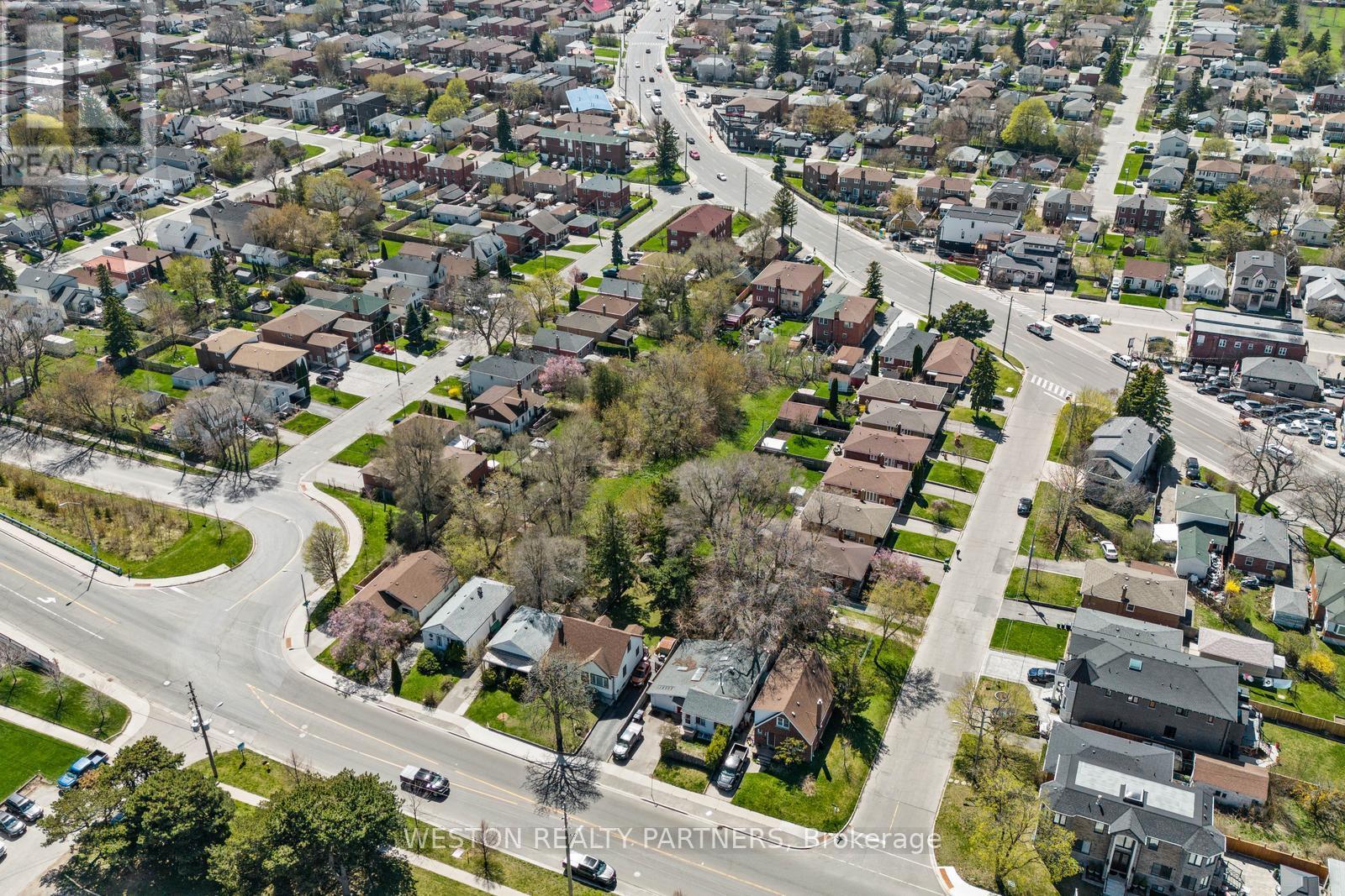 372-374 Kennedy Road Property Photo 4