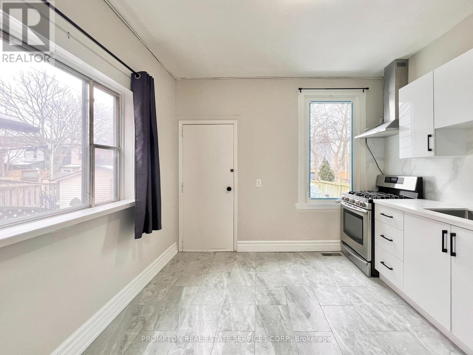 17 Winnifred Avenue Property Photo 14