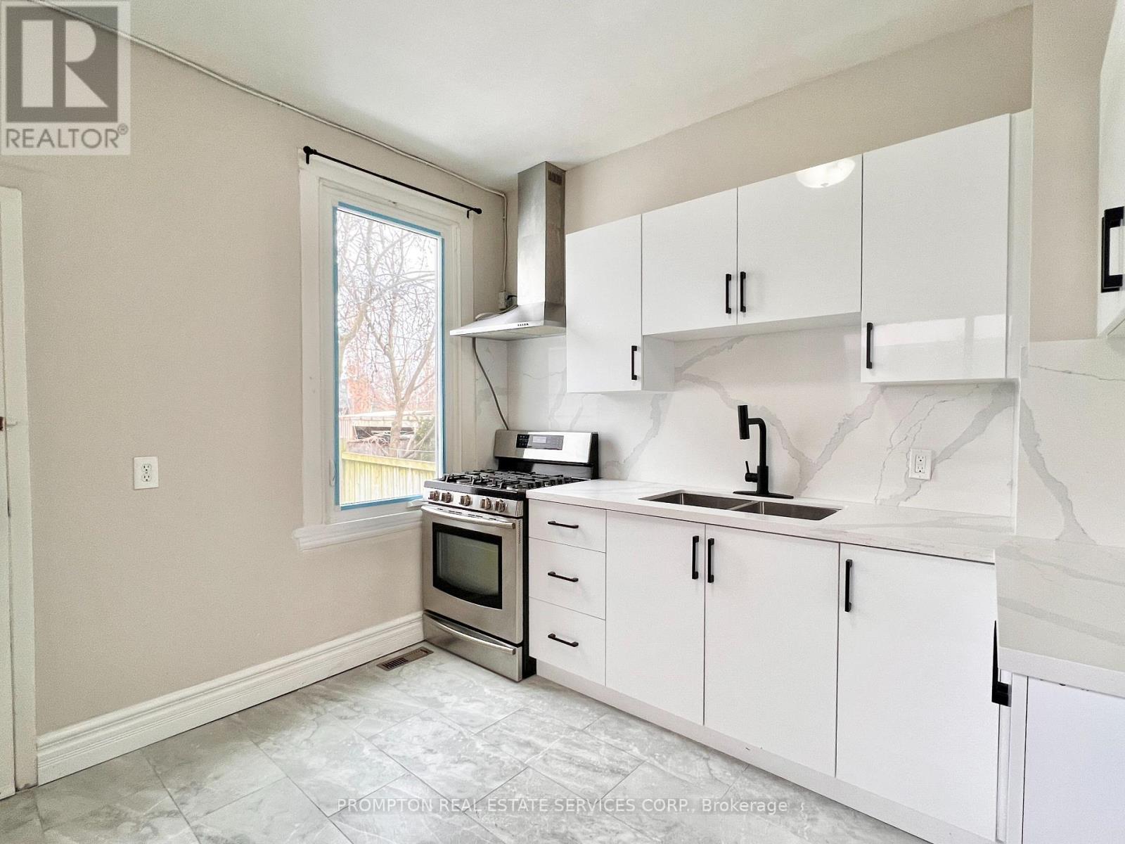 17 Winnifred Avenue Property Photo 16
