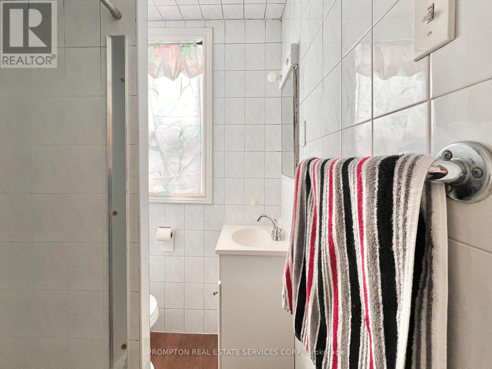 17 Winnifred Avenue Property Photo 36