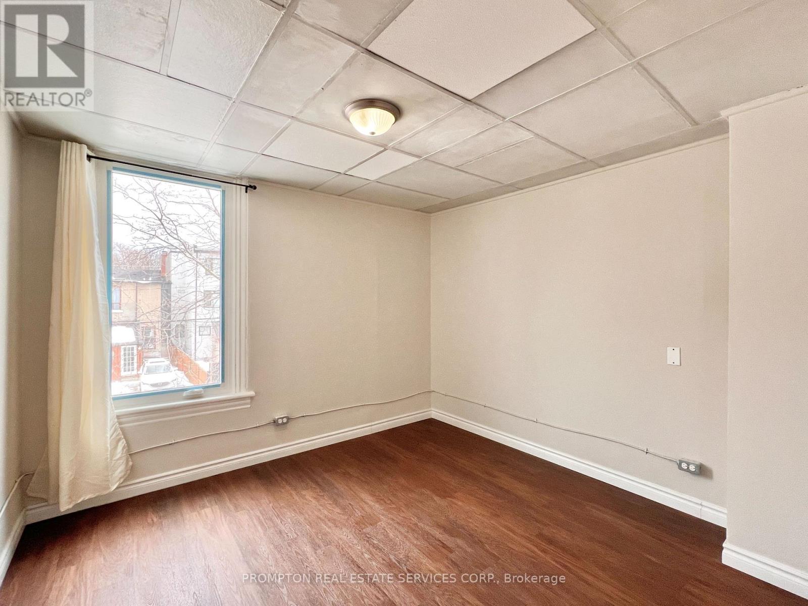 17 Winnifred Avenue Property Photo 38