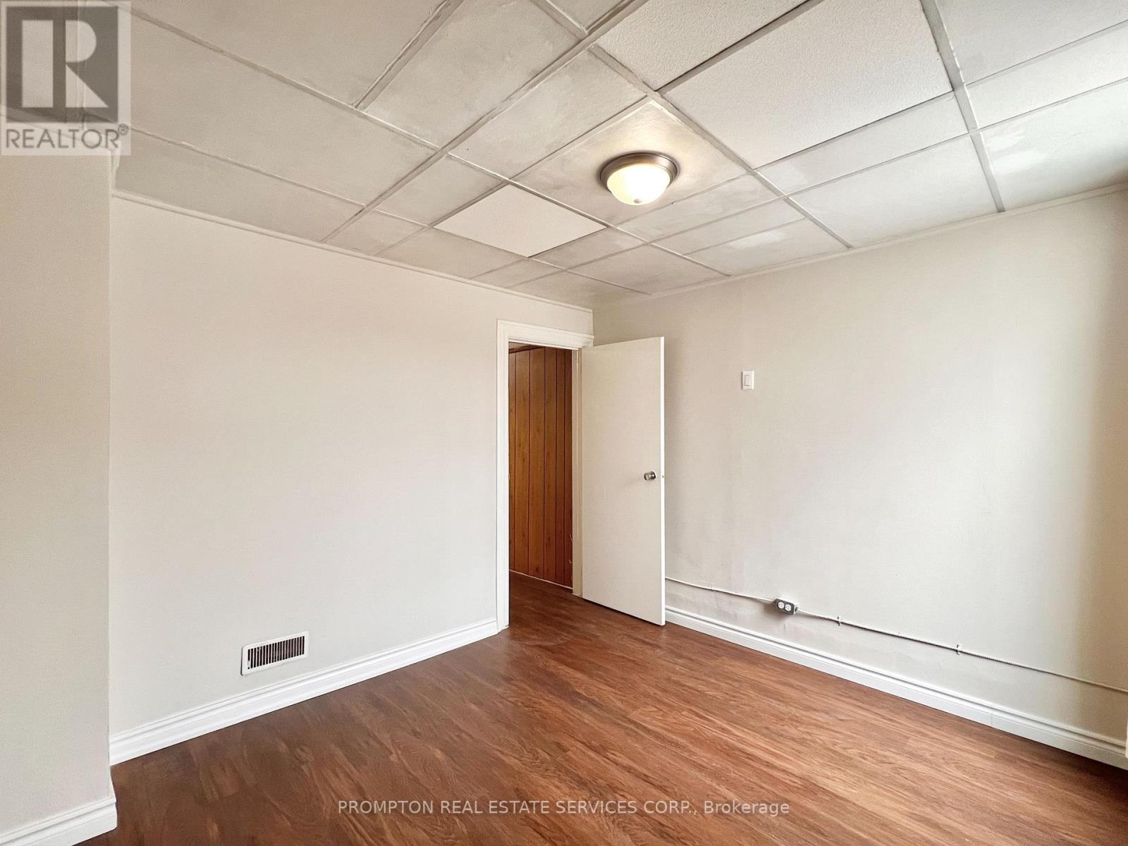 17 Winnifred Avenue Property Photo 40