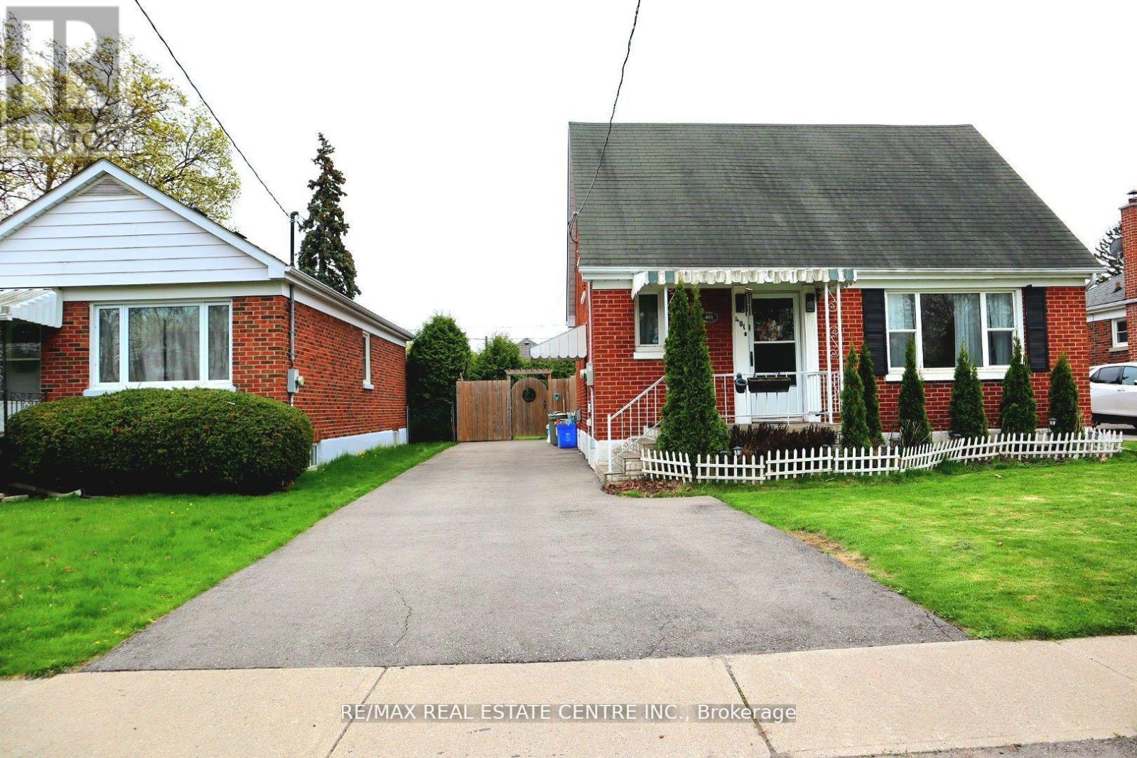 401 ELGIN ST STREET E