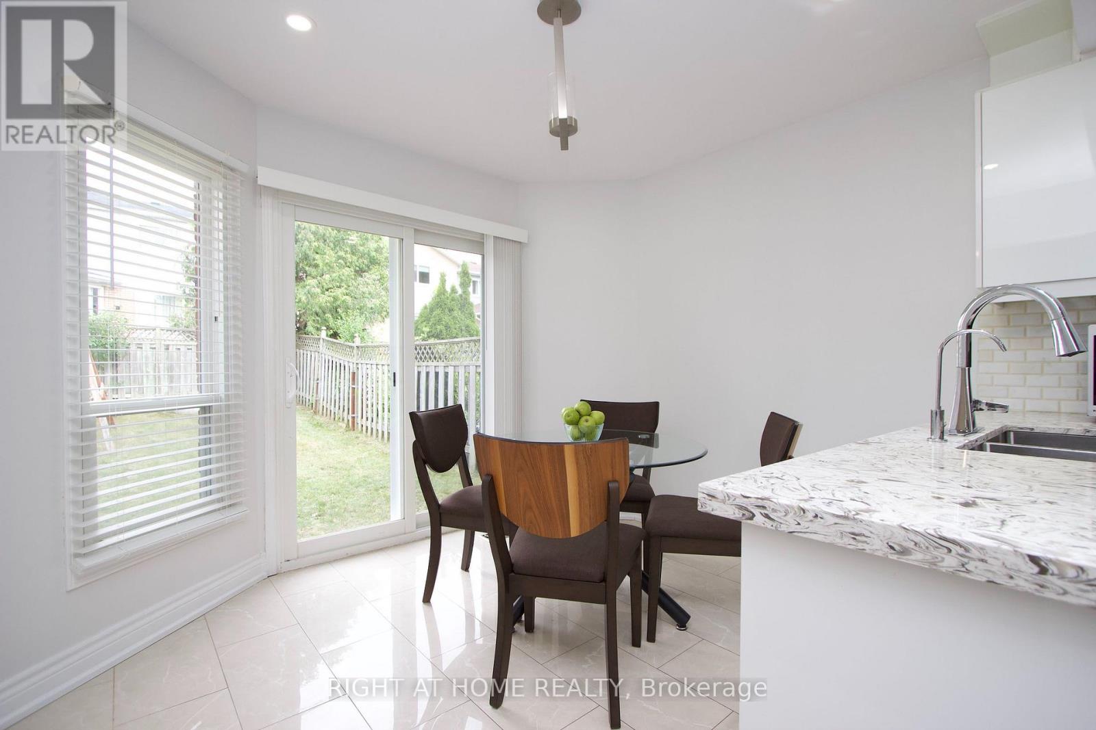 865 Attersley Drive Property Photo 10