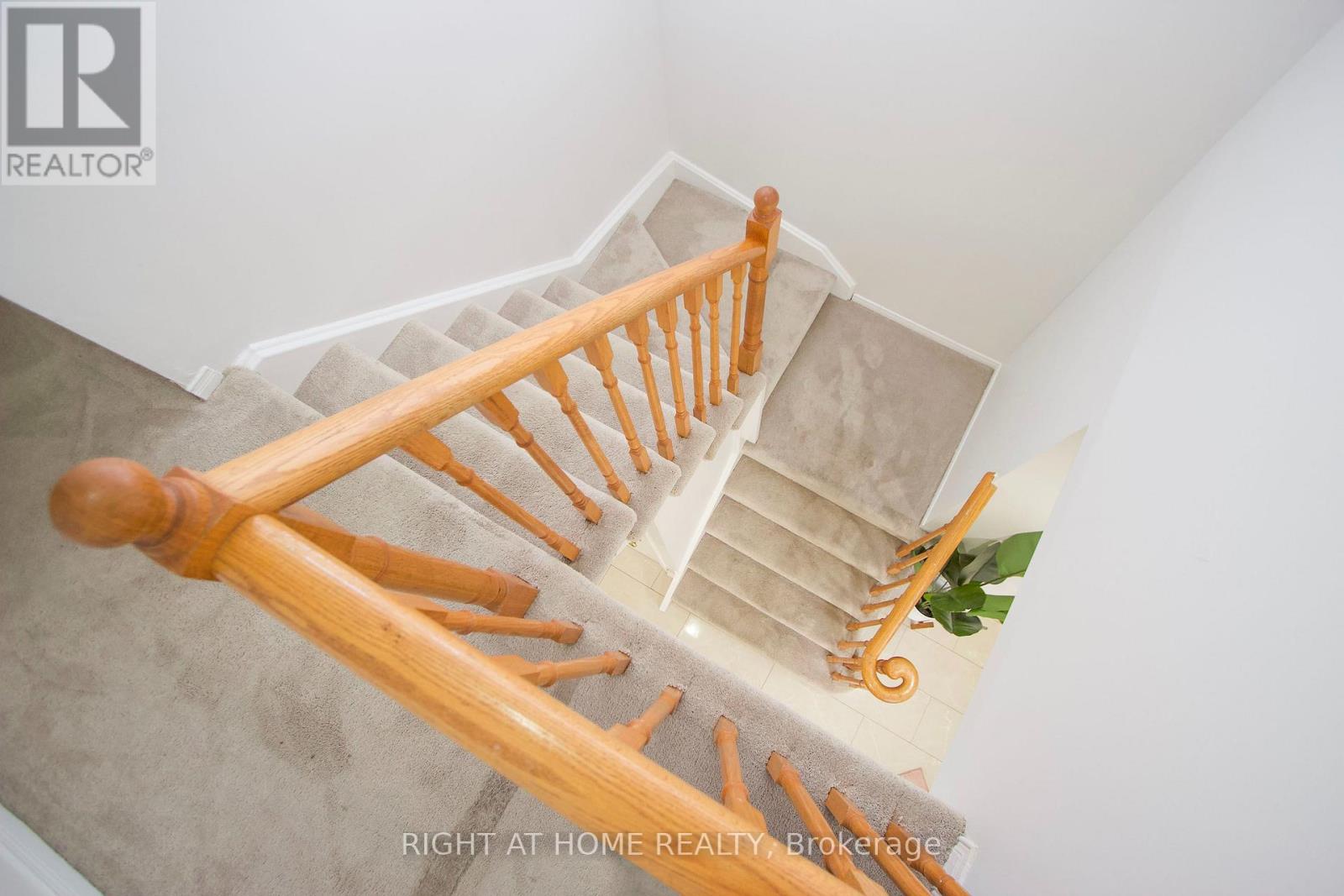 865 Attersley Drive Property Photo 13