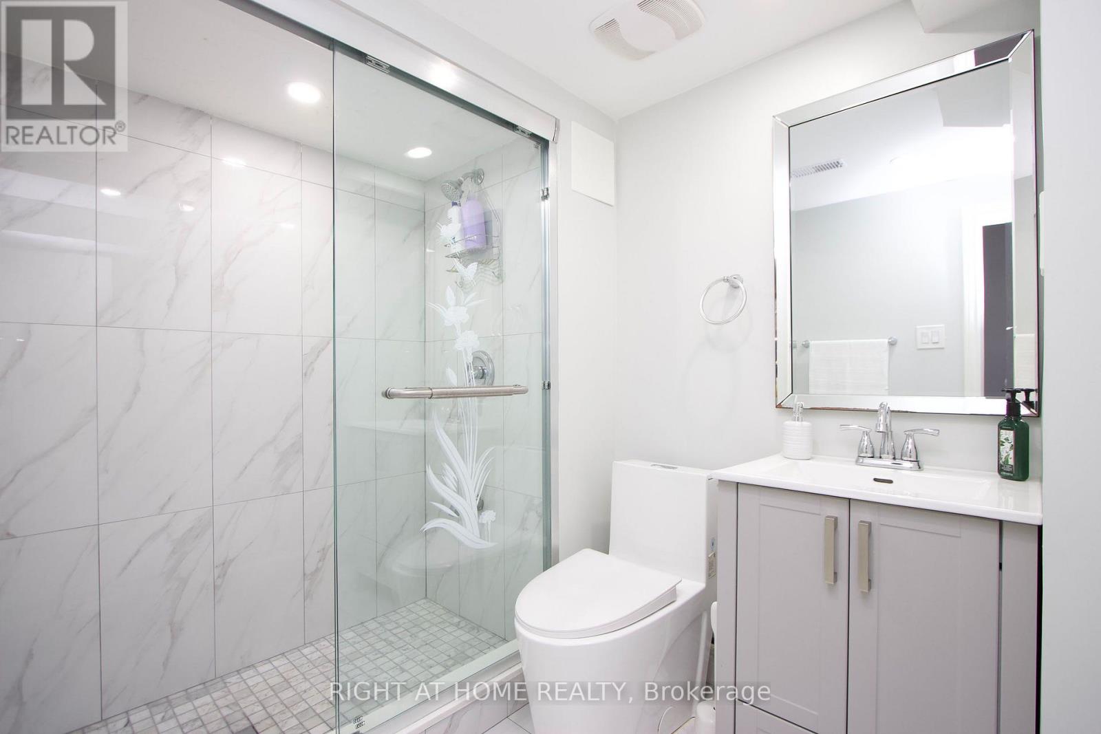 865 Attersley Drive Property Photo 20