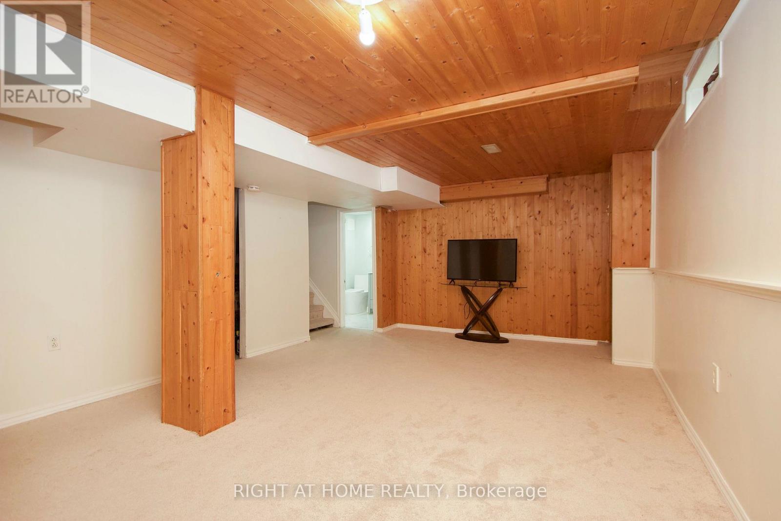 865 Attersley Drive Property Photo 22