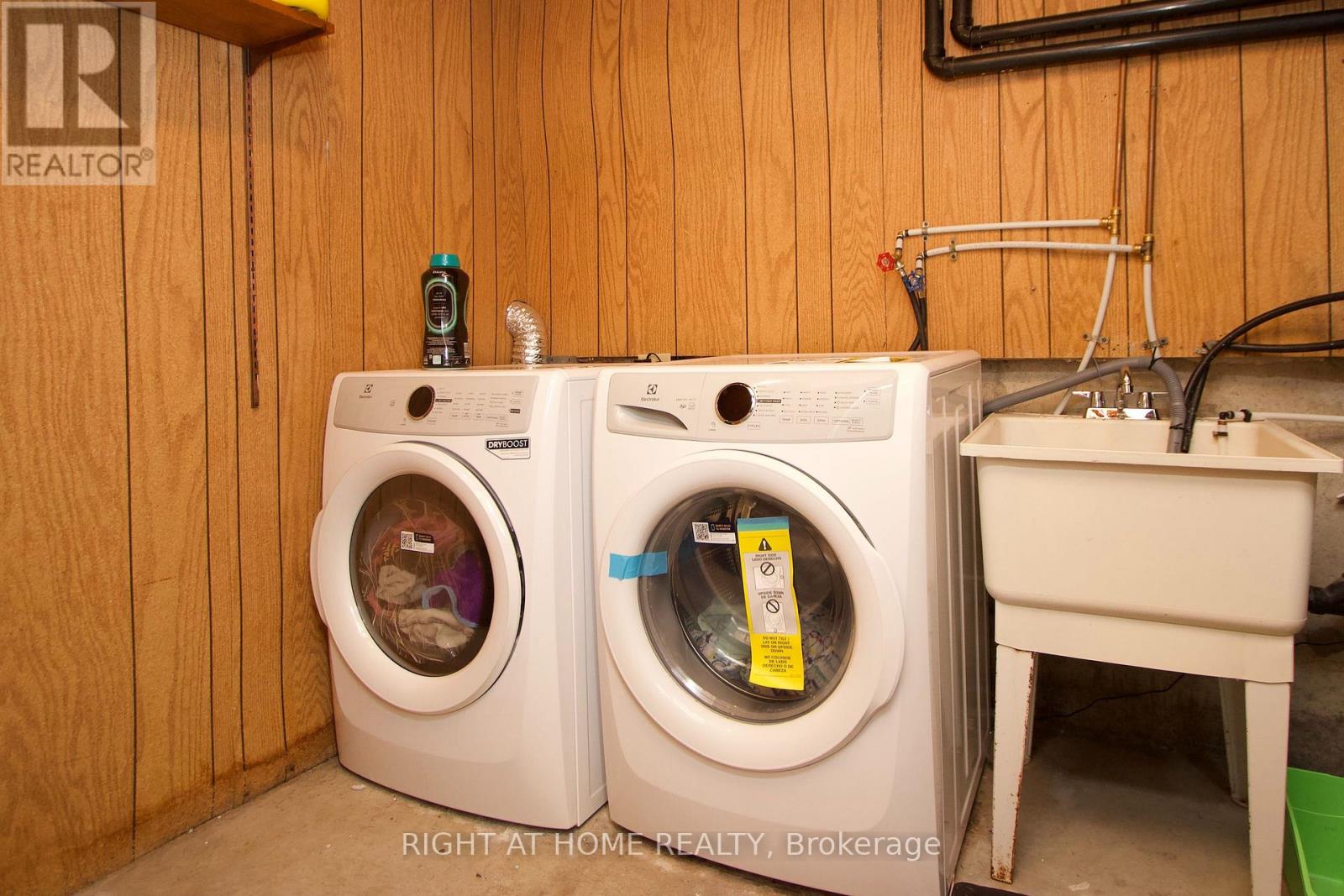 865 Attersley Drive Property Photo 23