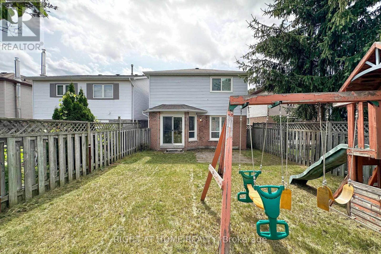 865 Attersley Drive Property Photo 25