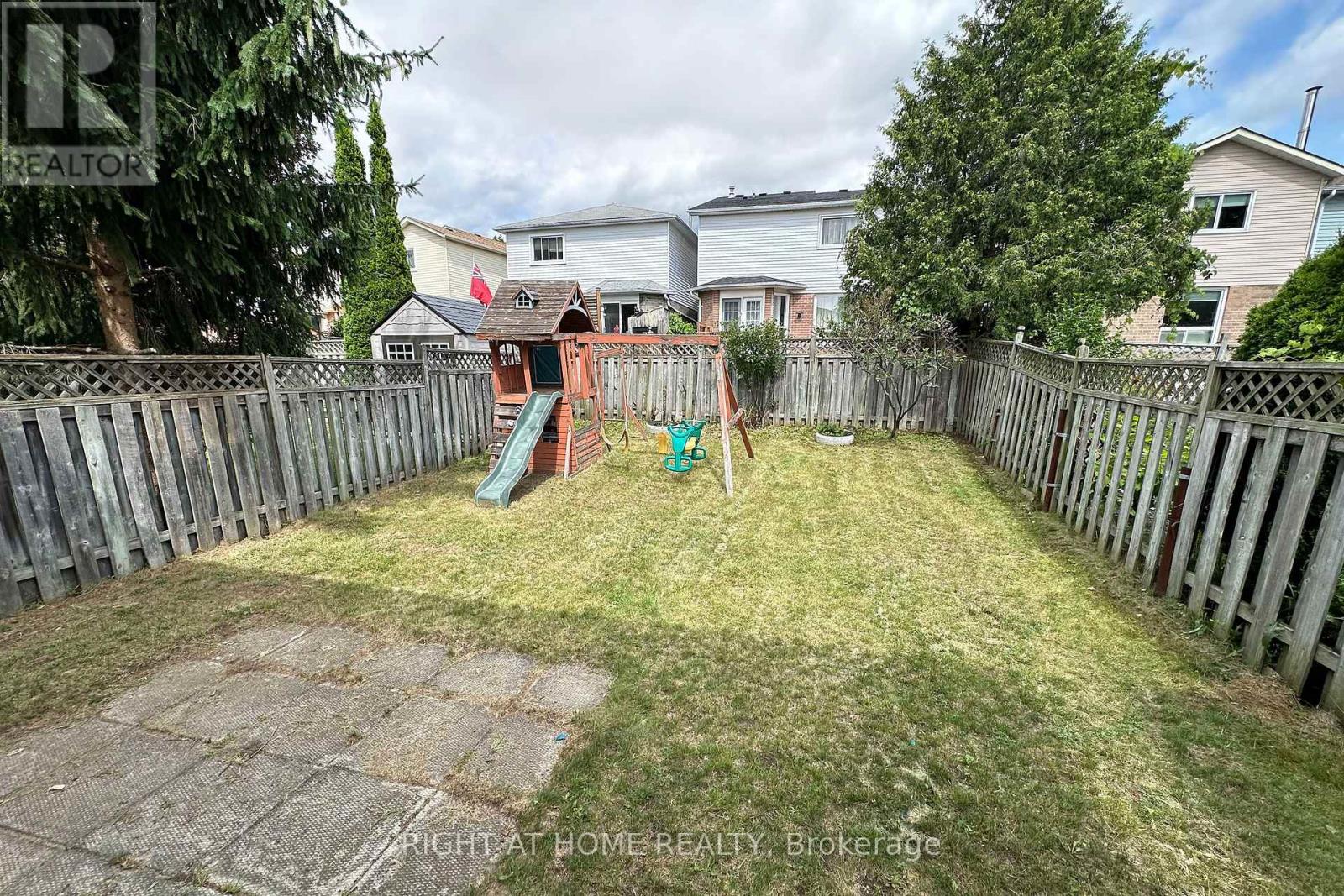 865 Attersley Drive Property Photo 26
