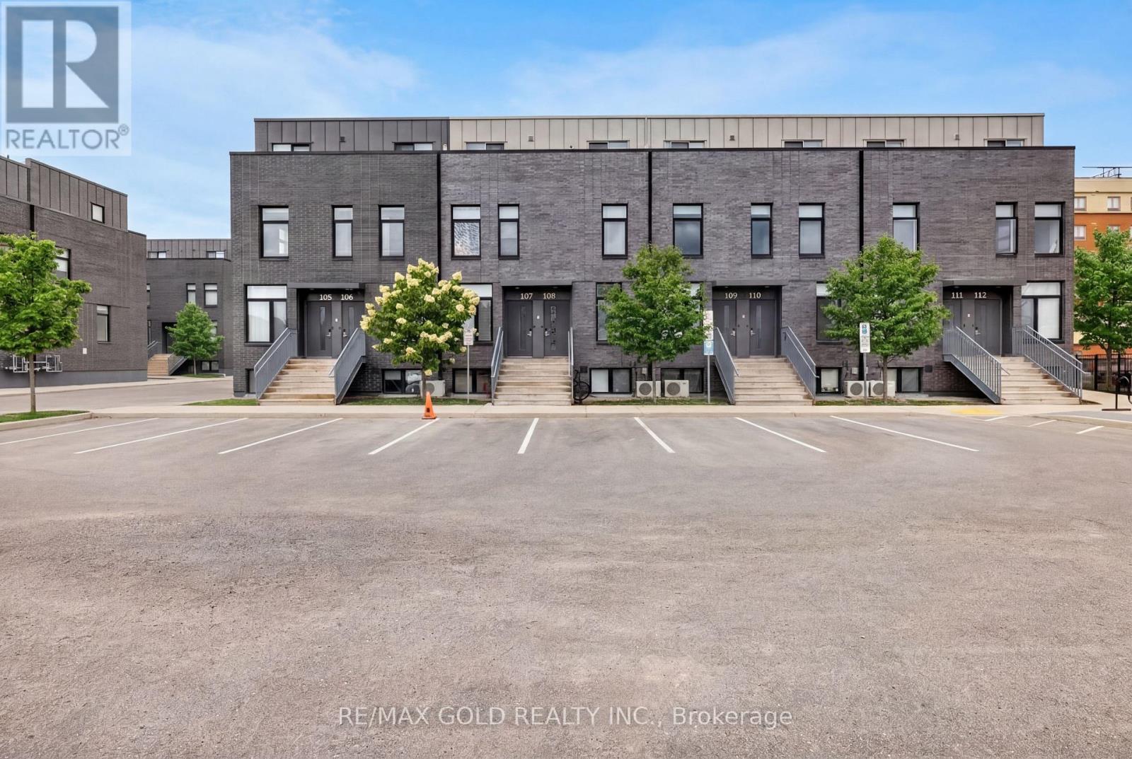 106 - 1780 Simcoe Street N Property Photo 2