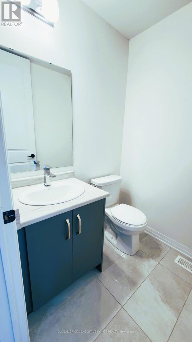 42 Ambereen Place E Property Photo 12