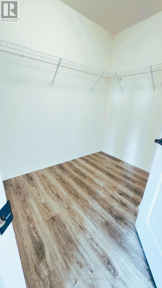 42 Ambereen Place E Property Photo 24