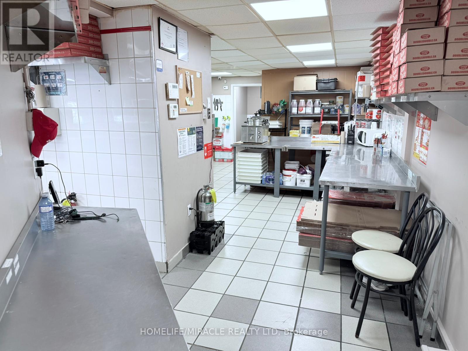 1335 Simcoe Street N Property Photo 12