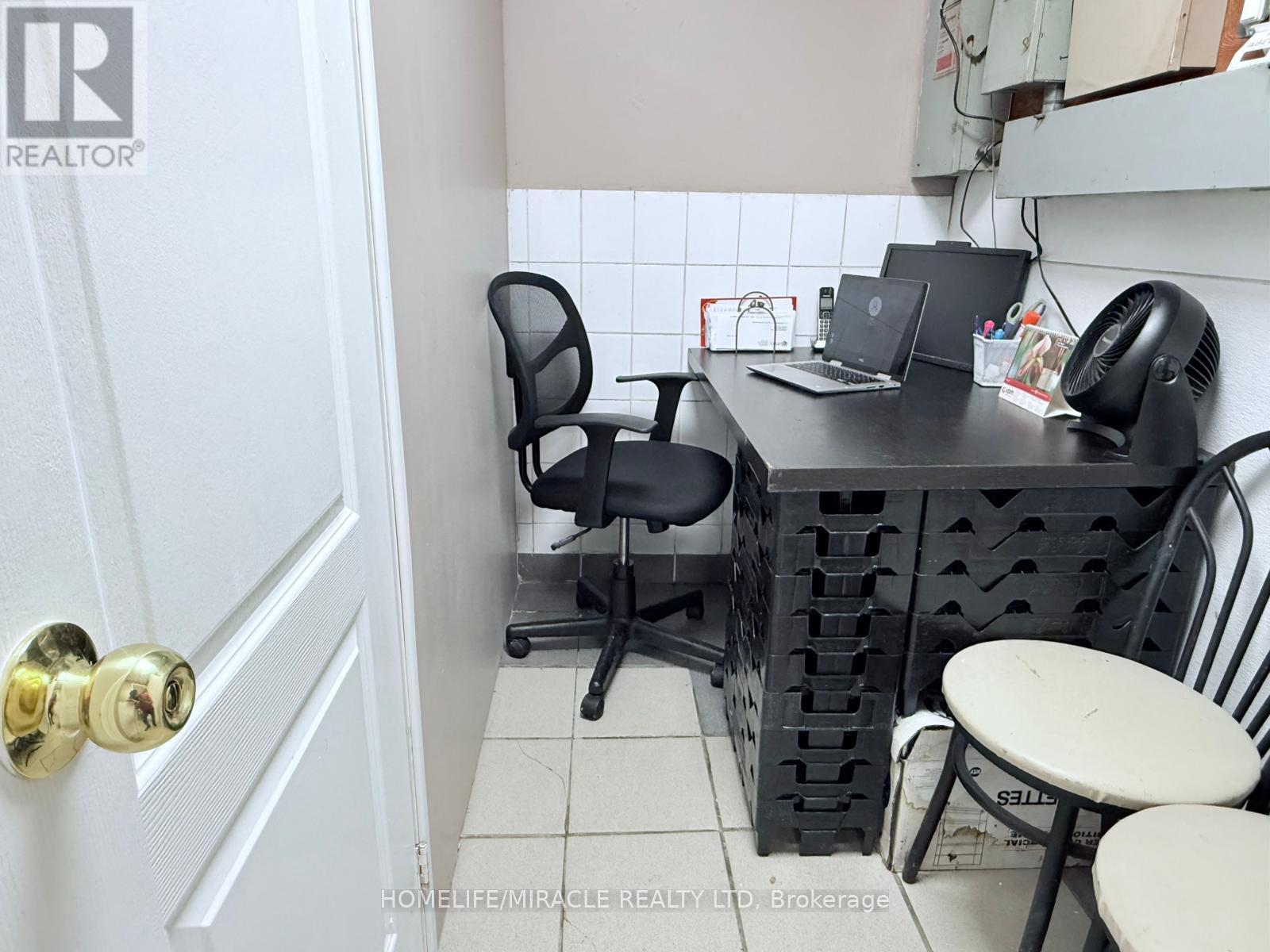 1335 Simcoe Street N Property Photo 15
