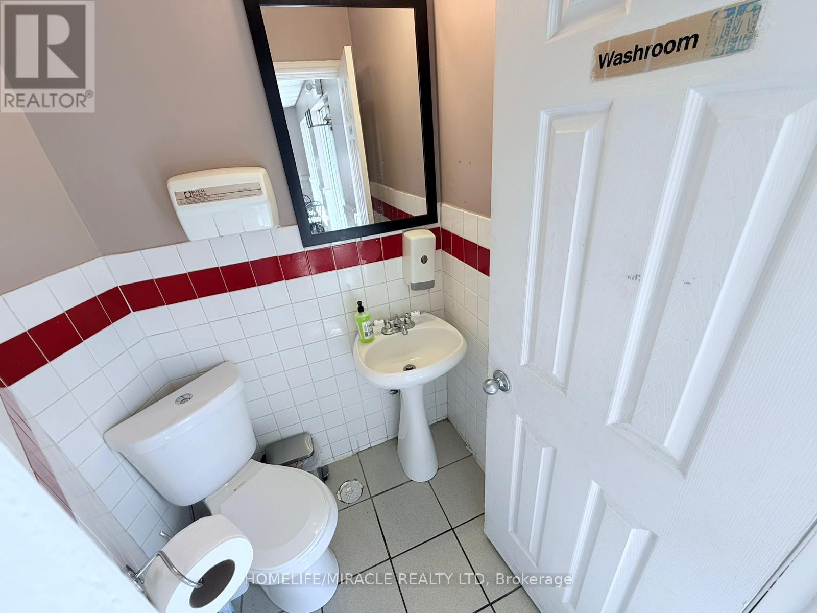 1335 Simcoe Street N Property Photo 16
