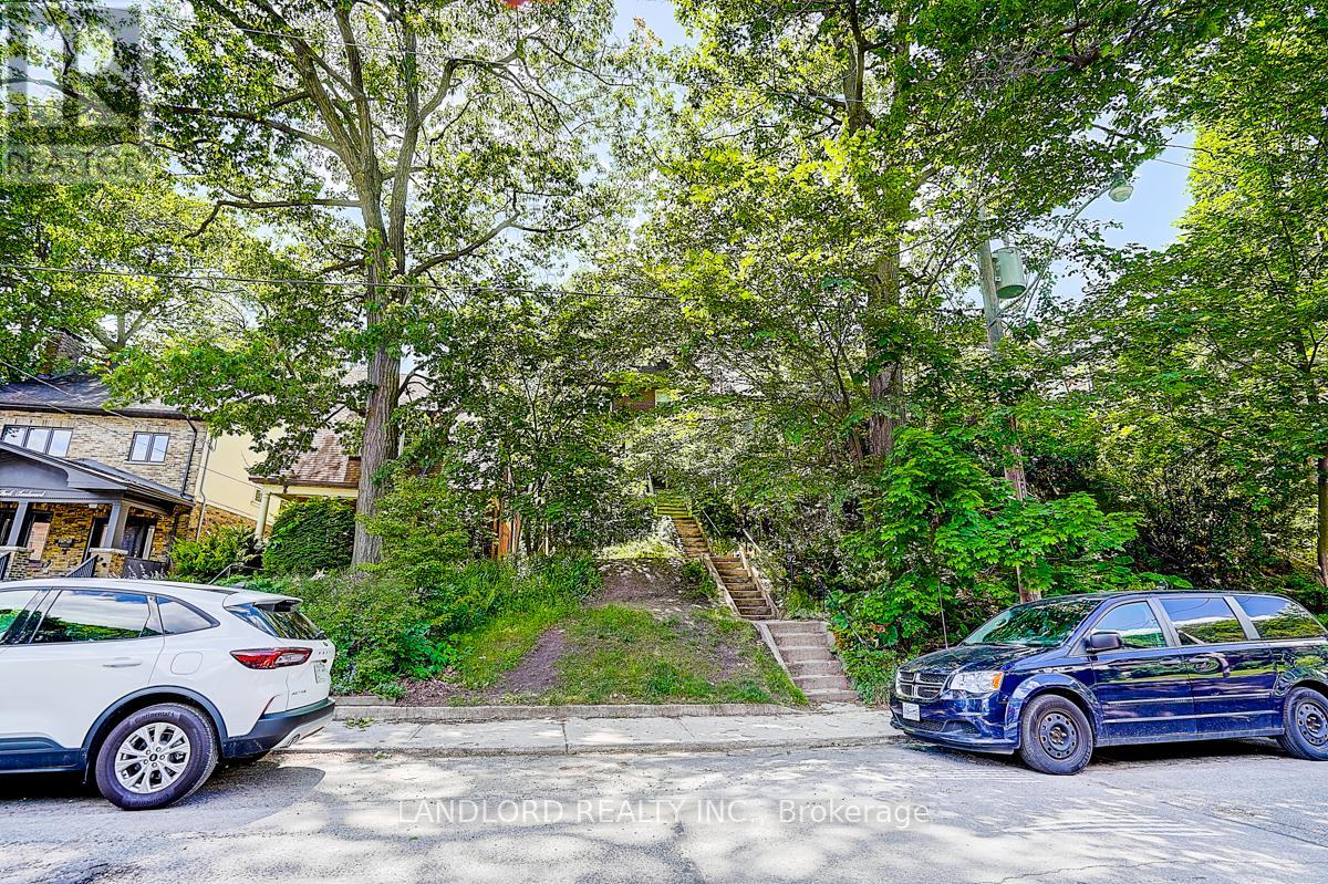 UPPER UNIT - 92 NEVILLE PARK BOULEVARD