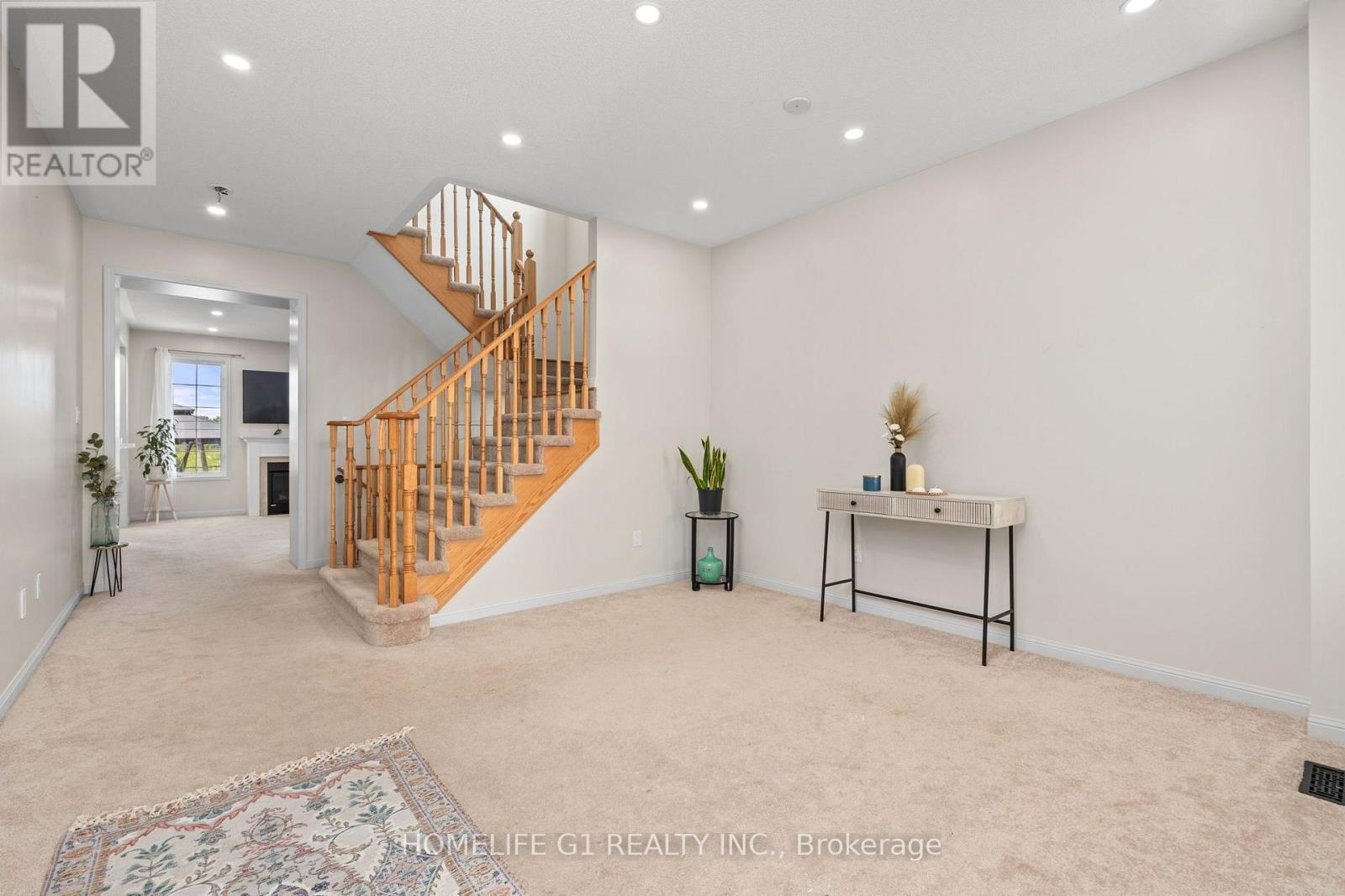 10 Hurst Drive Property Photo 4