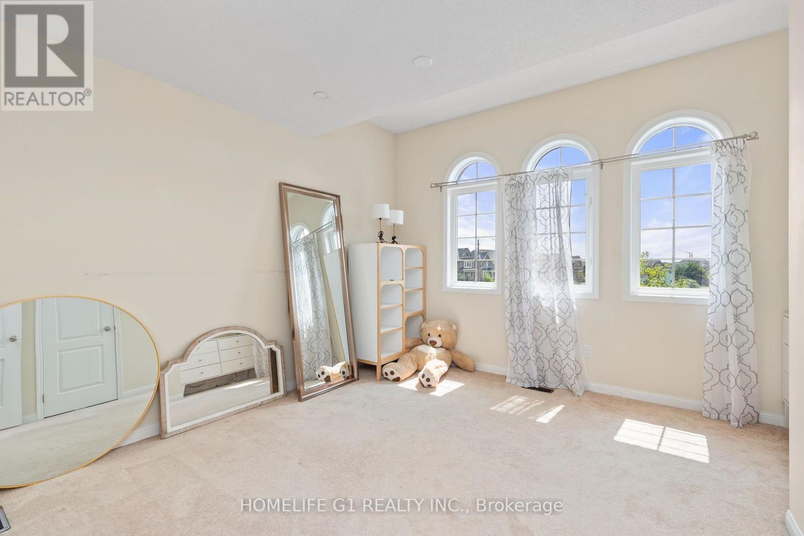 10 Hurst Drive Property Photo 16
