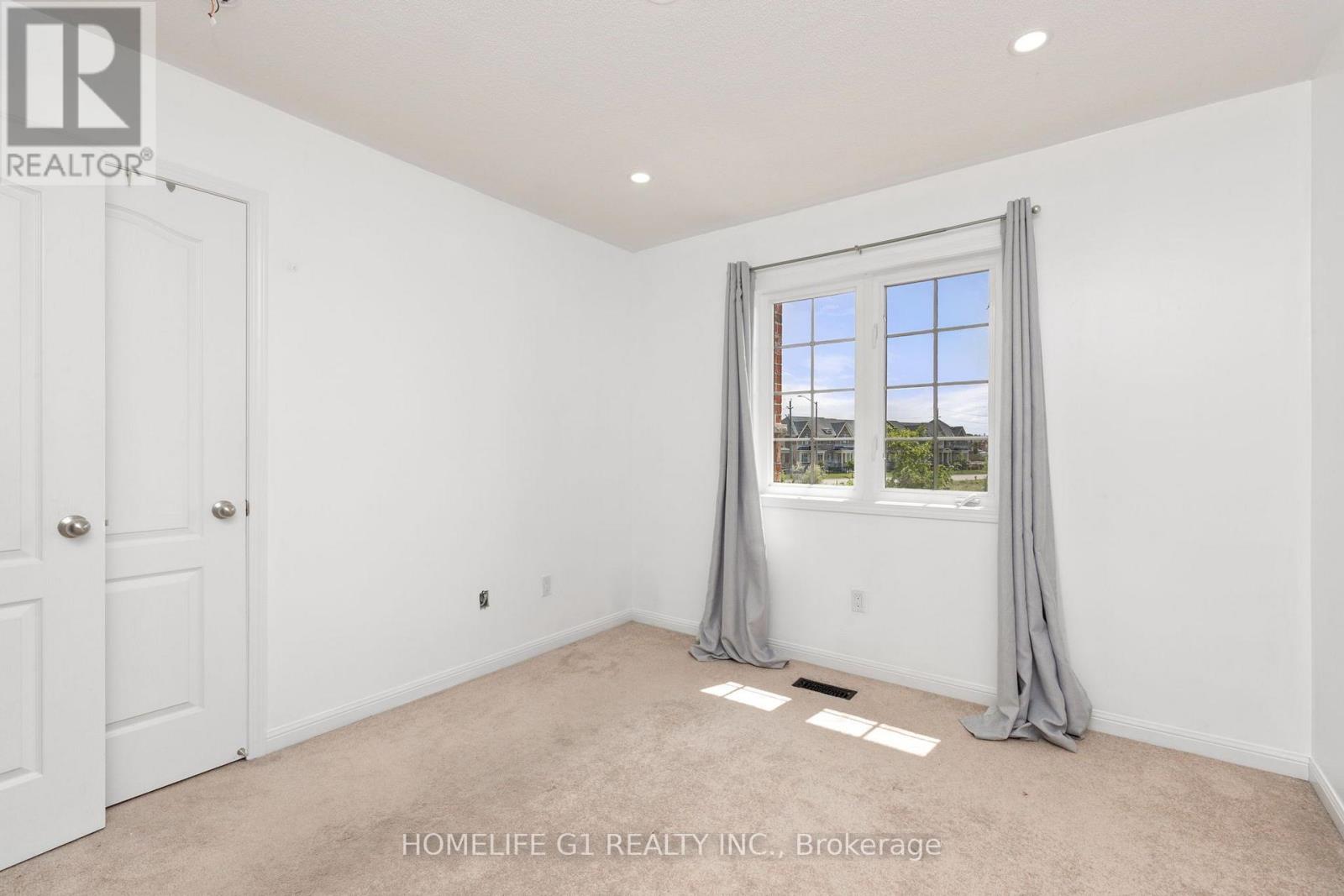 10 Hurst Drive Property Photo 19