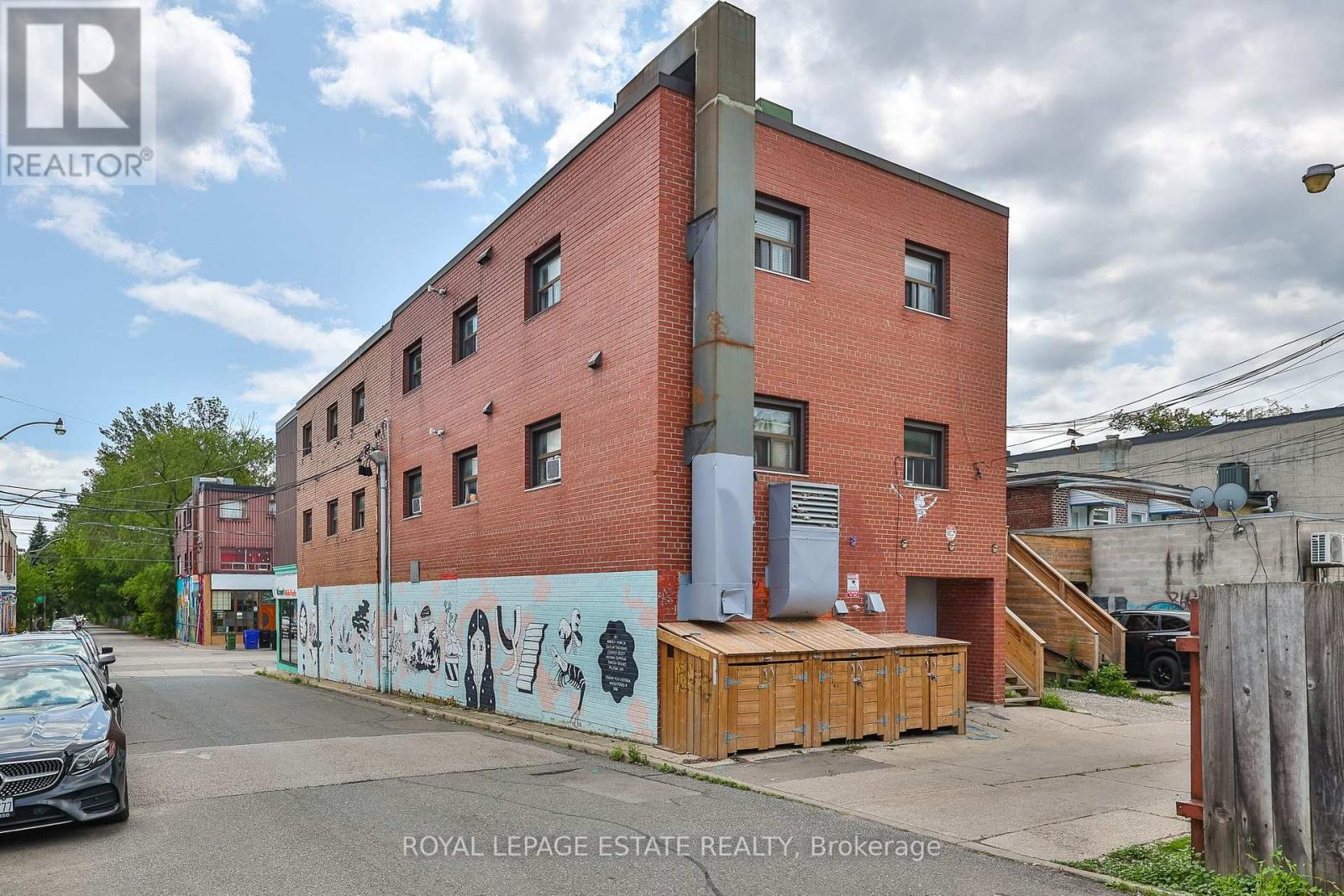 1450 Gerrard Street E Property Photo 2