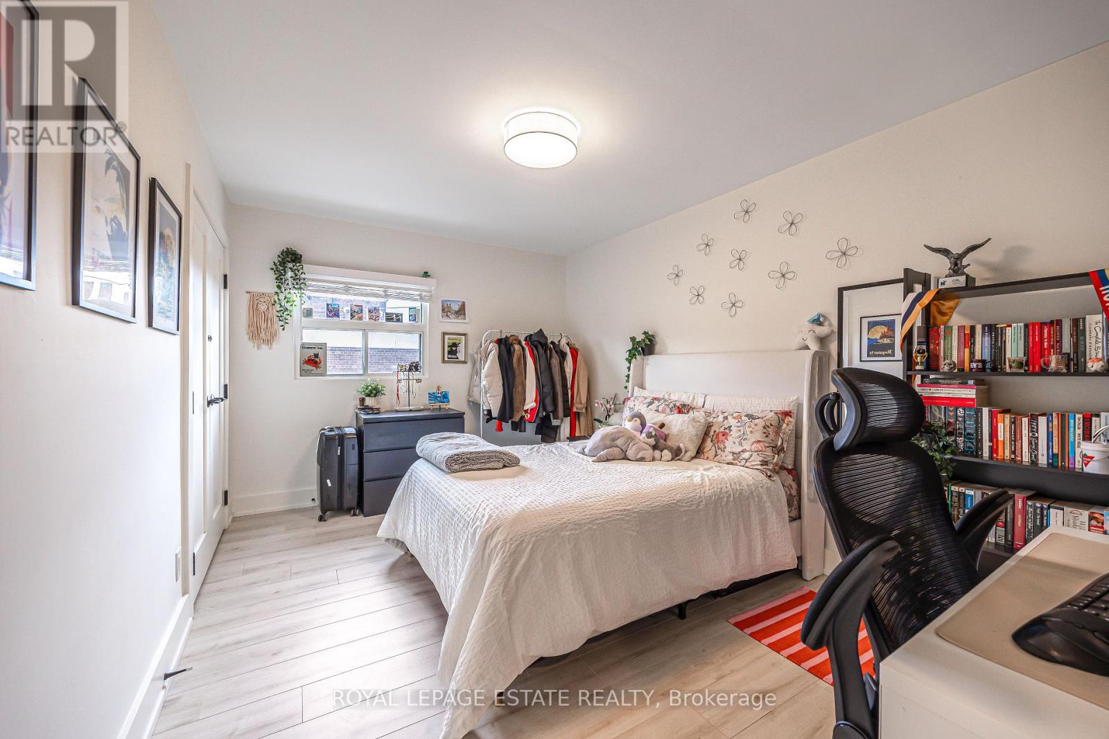 1450 Gerrard Street E Property Photo 17