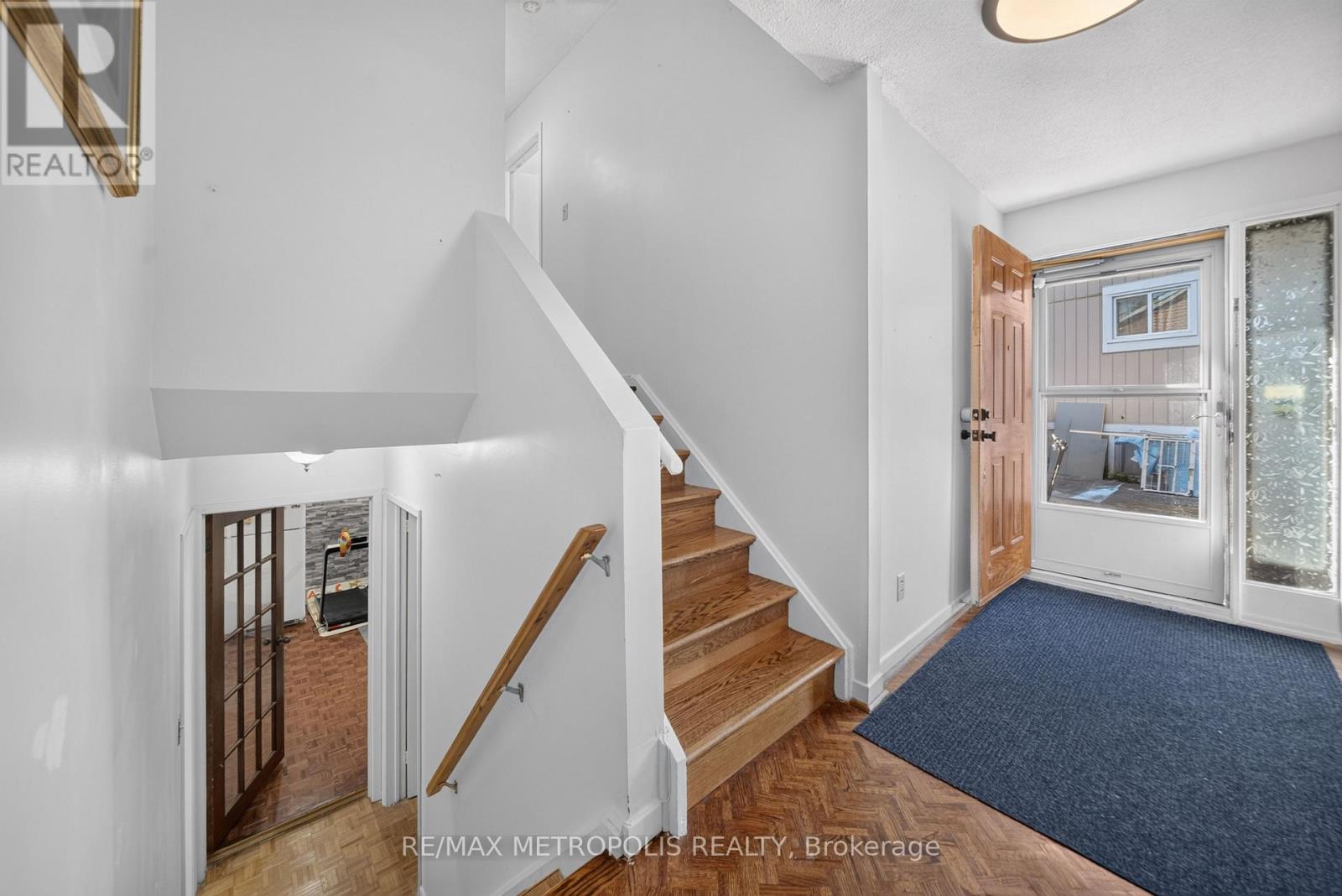 16 Stanbridge Court Property Photo 30