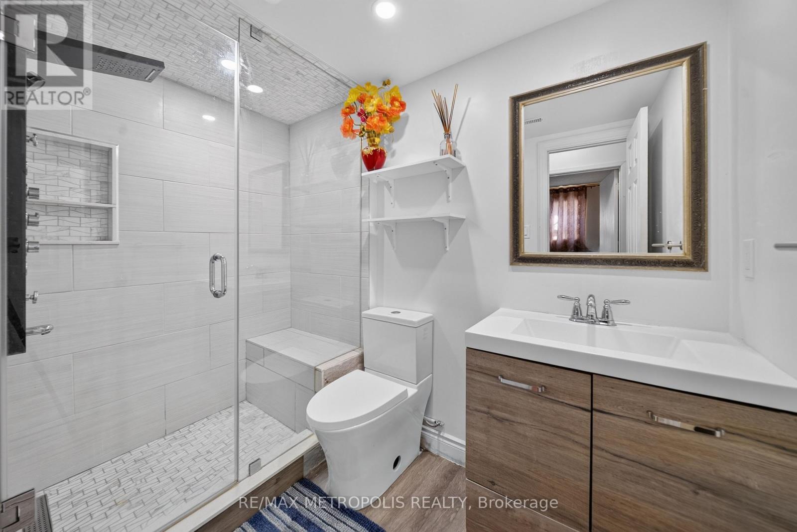 16 Stanbridge Court Property Photo 32
