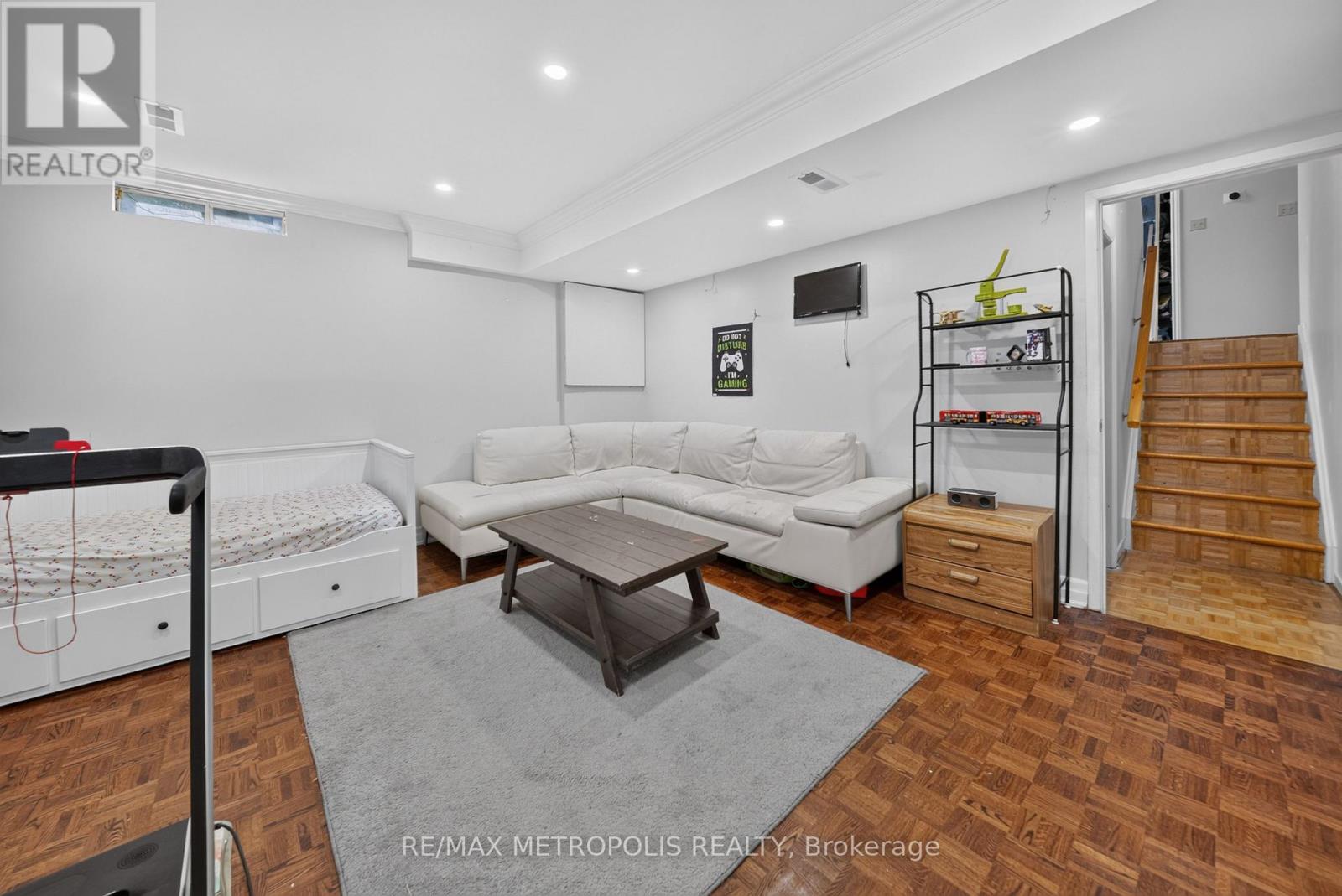 16 Stanbridge Court Property Photo 41