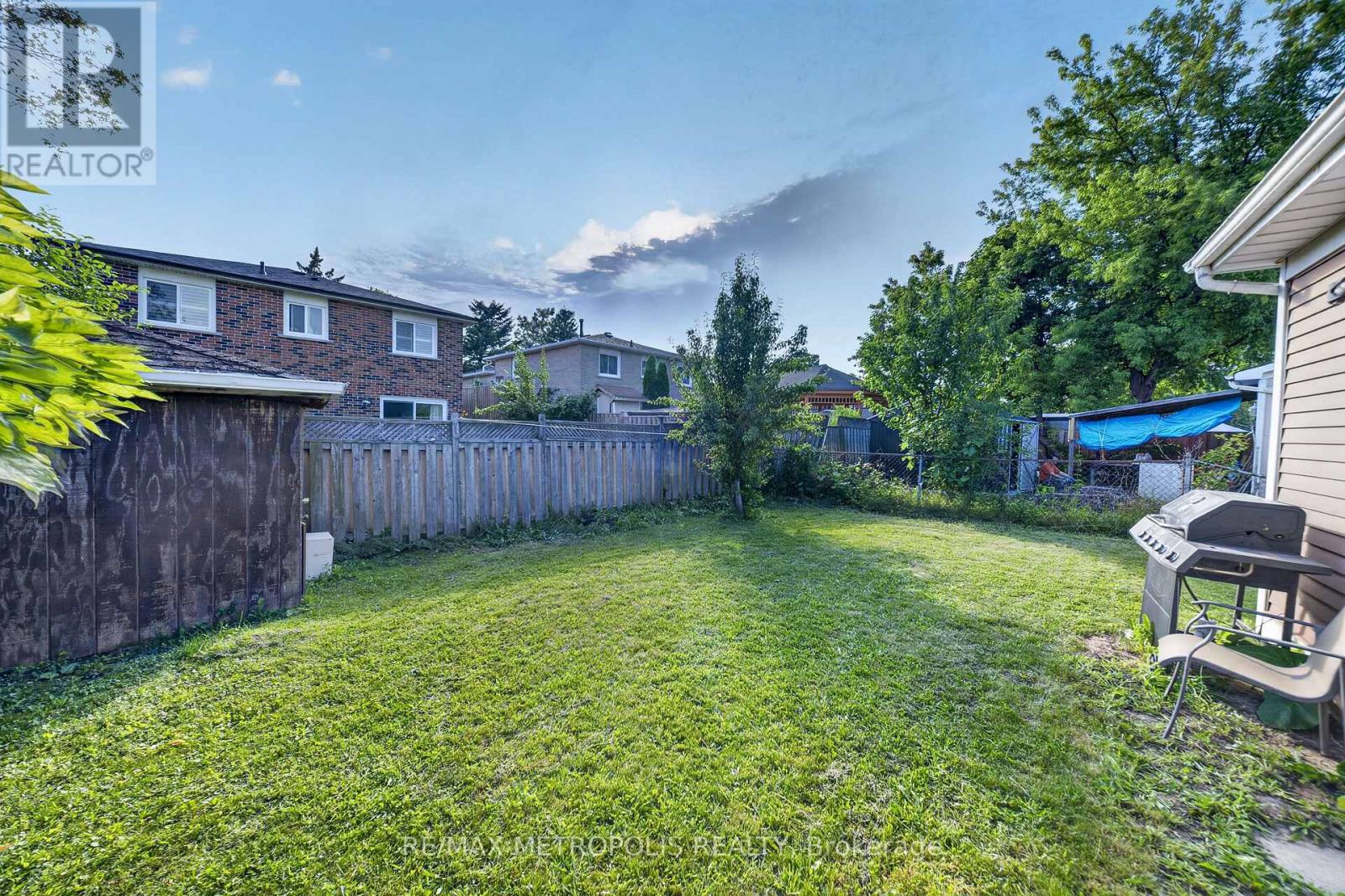 16 Stanbridge Court Property Photo 44