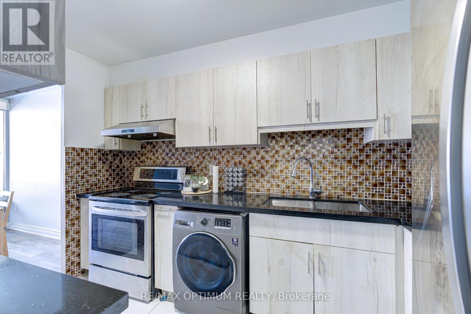 2110 - 5 Massey Square Property Photo 17