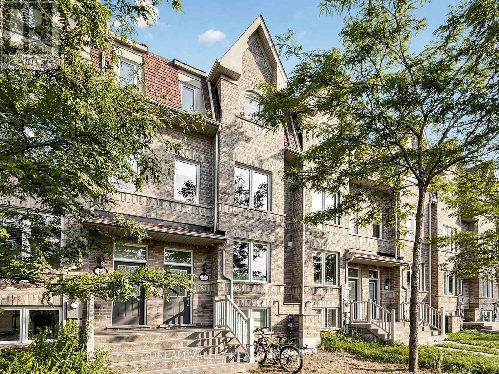 8 ZEZEL WAY Property Photo 1